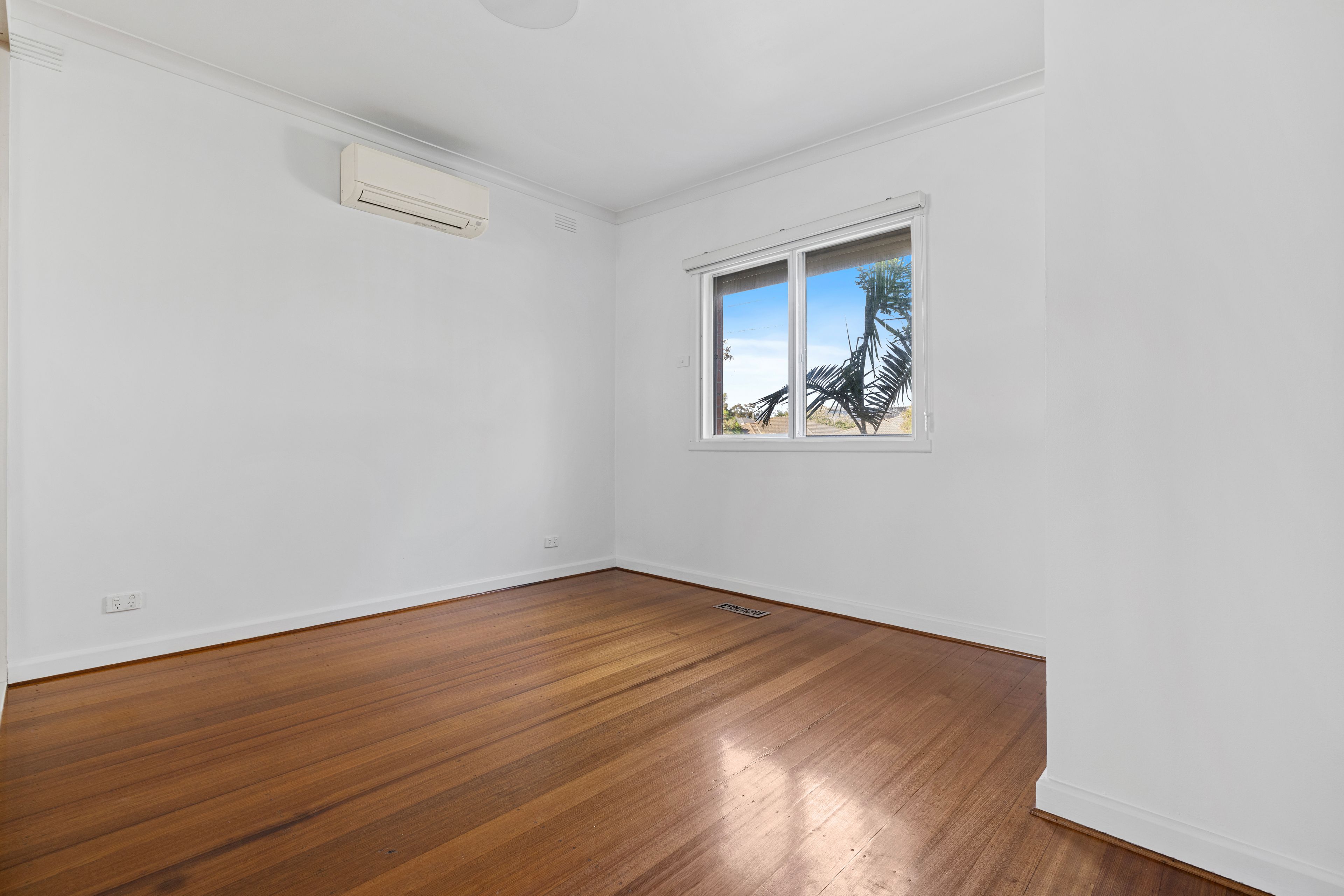 1/160 Corrigan Road — photo 6 of 11