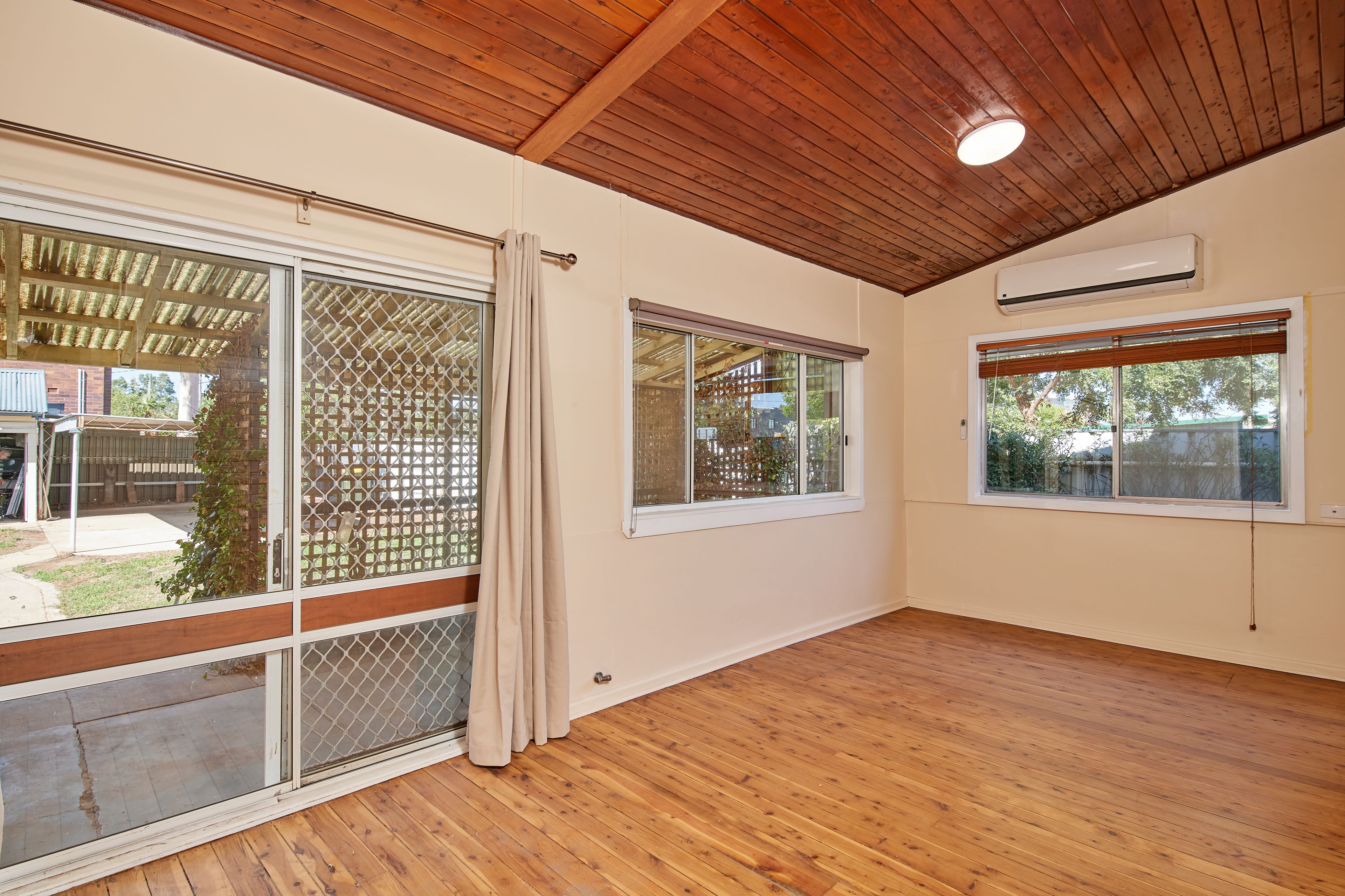 198 Edward Street — photo 8 of 12