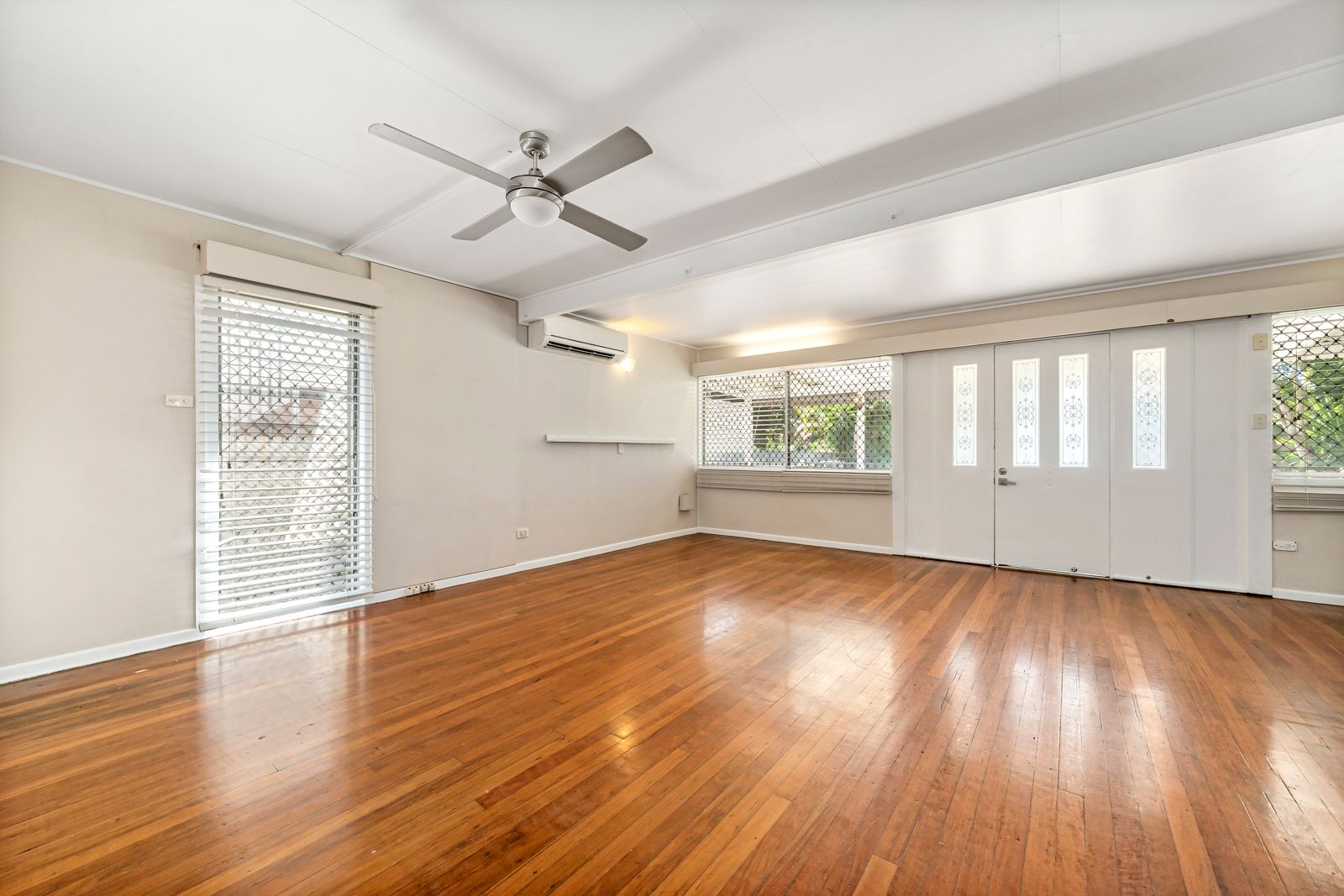 1226 Anzac Avenue — photo 3 of 15