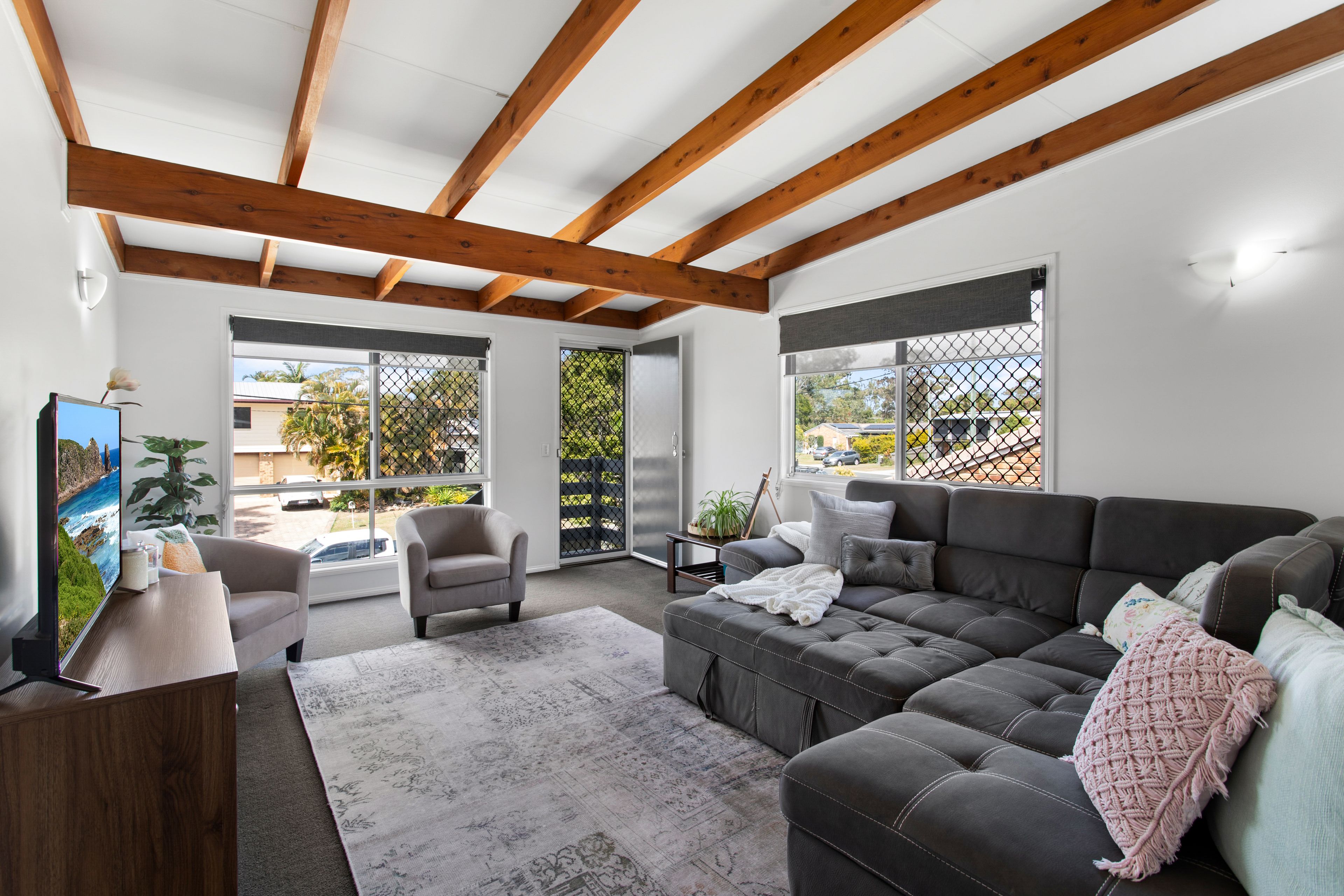 10 Brentwood Court — photo 4 of 17