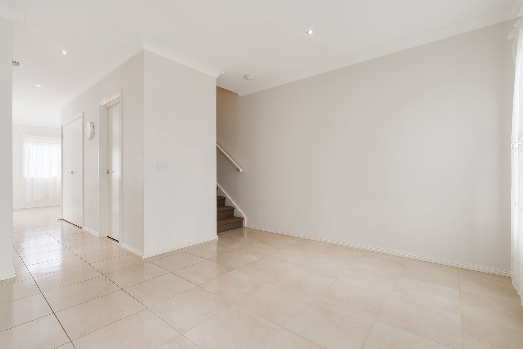 10 Landsdowne Avenue — photo 8 of 20