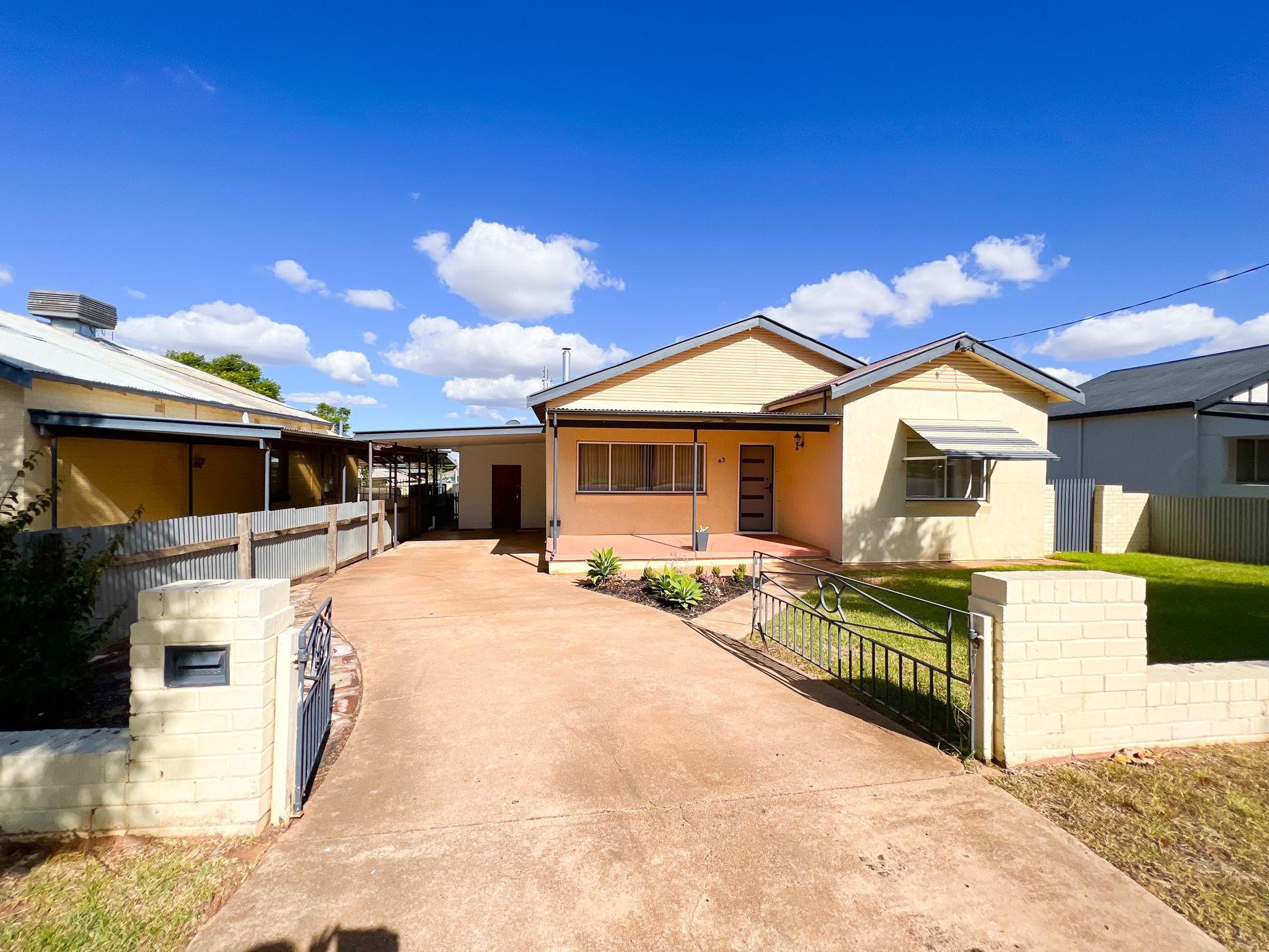 43 Mitchell Street — photo from Ray White Parkes