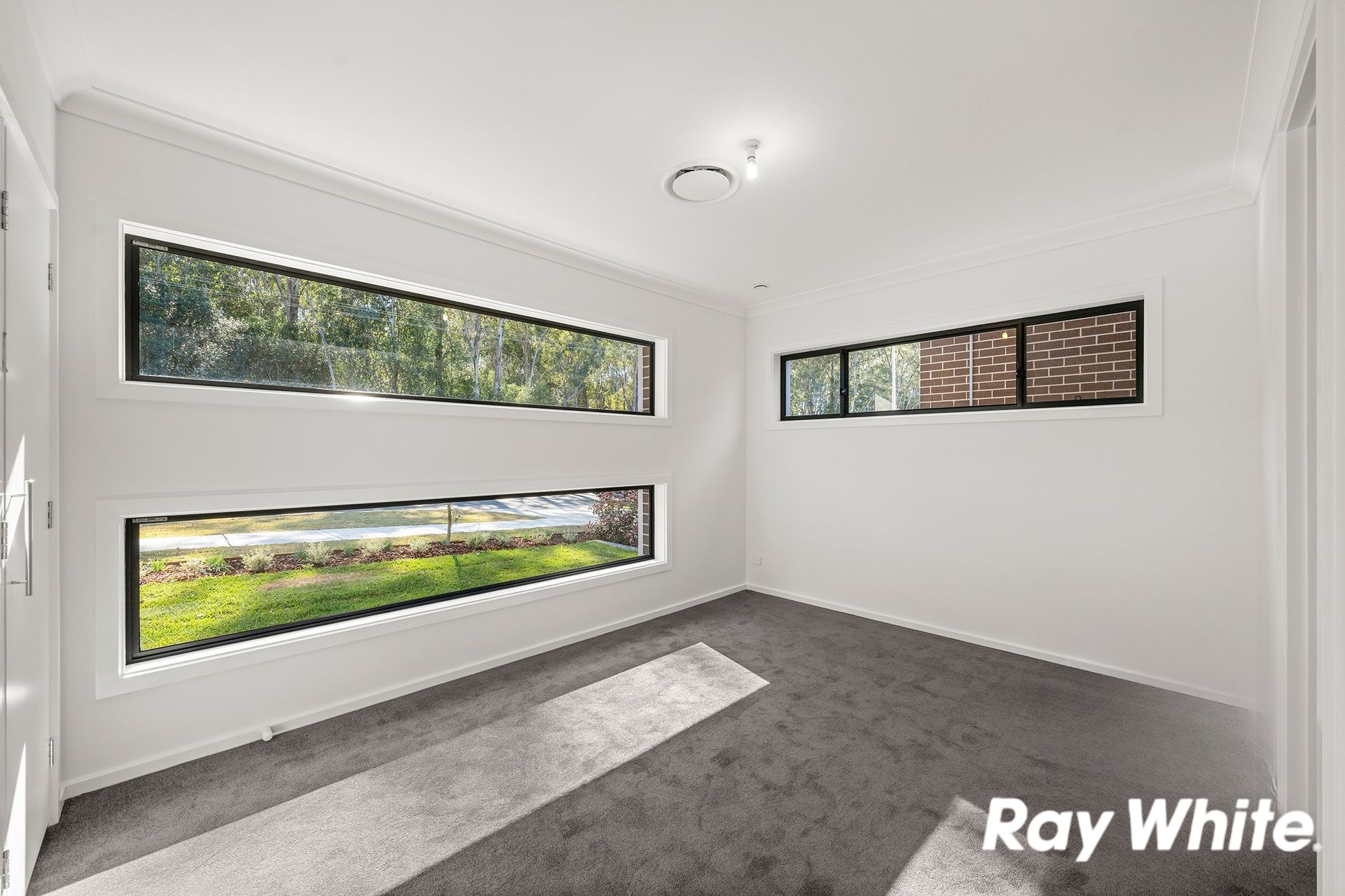250 Commercial Road — photo 5 of 11
