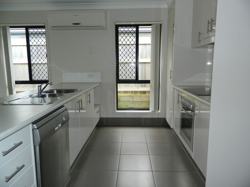 7 Sorrento Street, North Lakes, QLD 4509