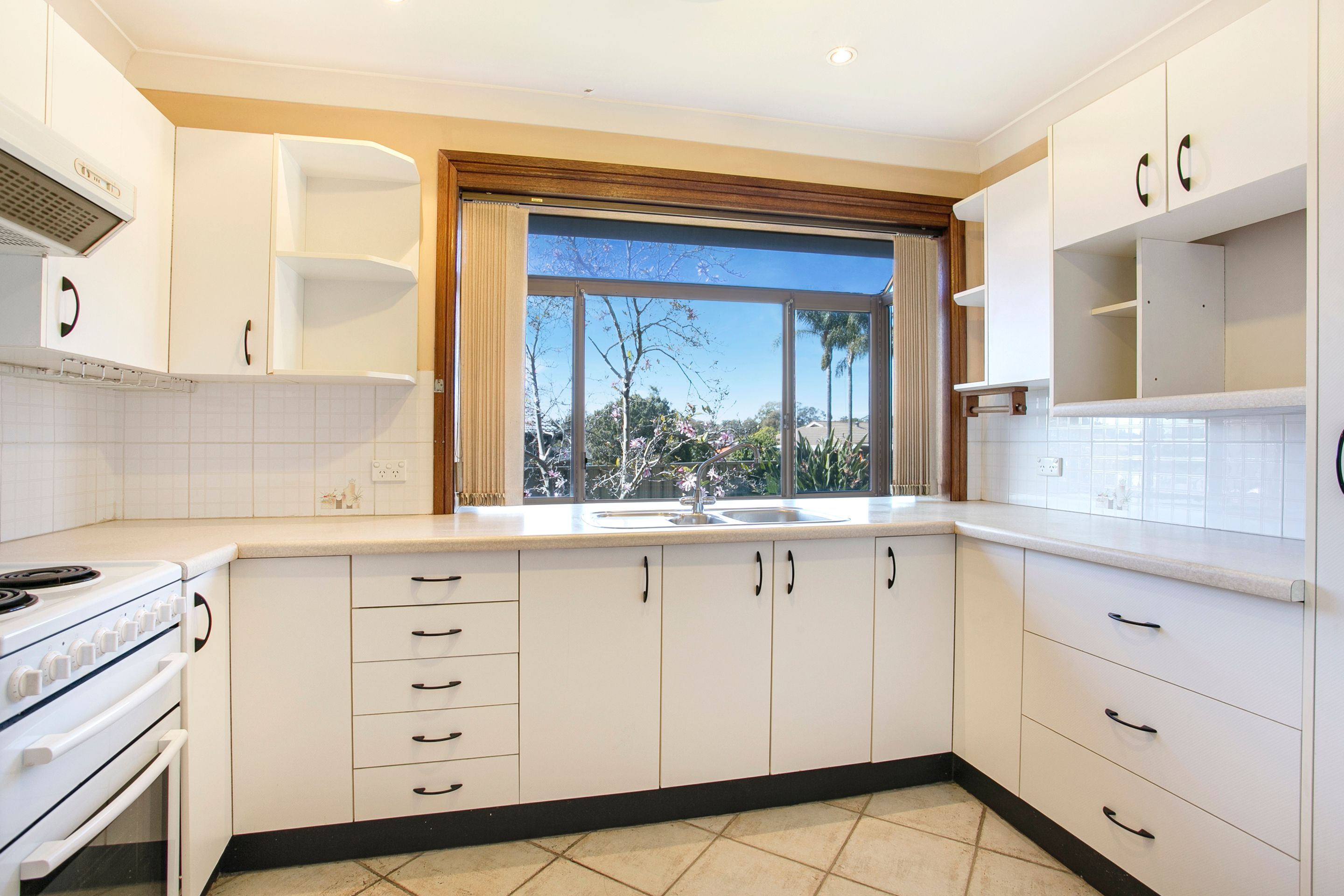 13 Stoke Crescent, South Penrith, NSW 2750