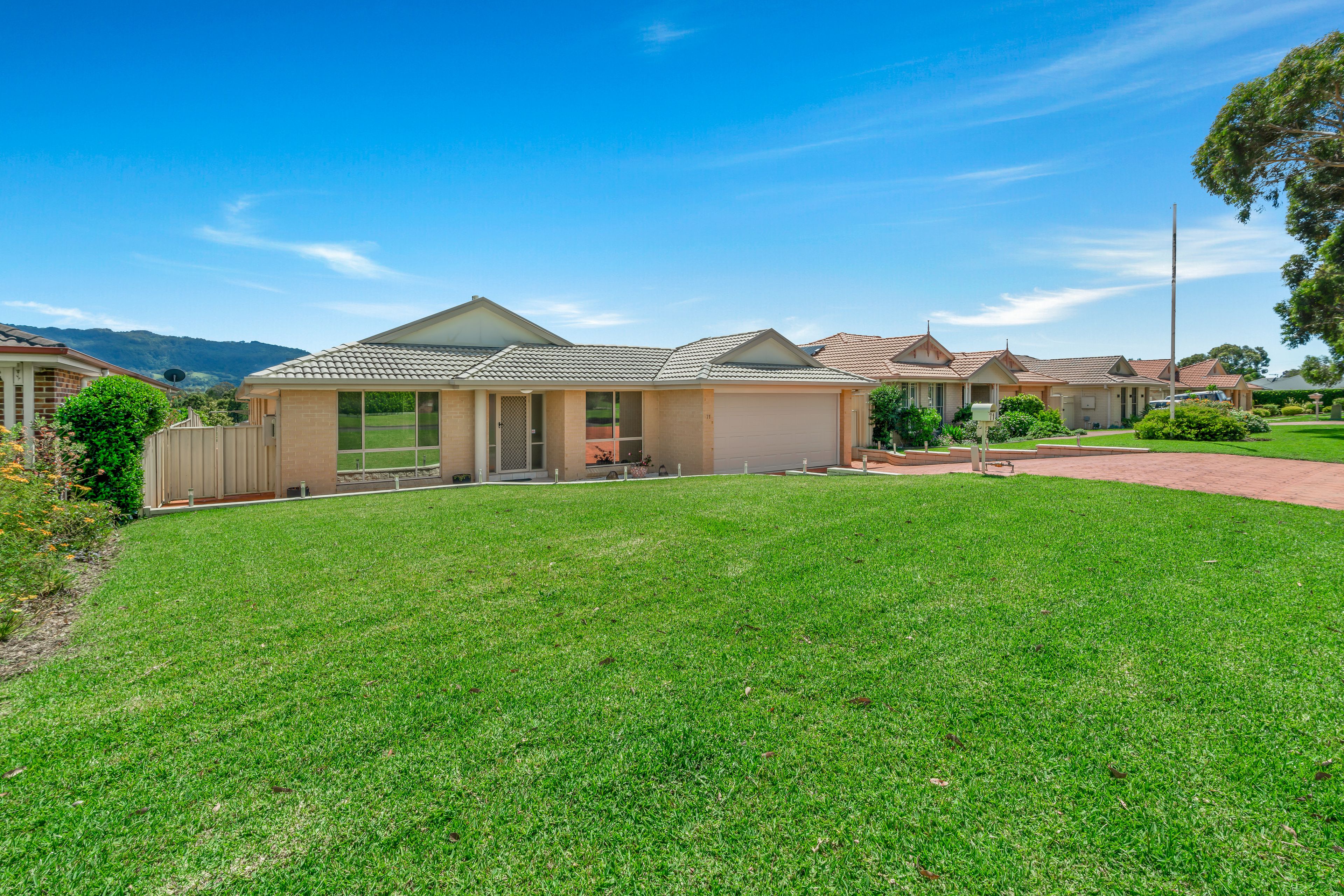 71 Sheraton Circuit, Bomaderry NSW 2541