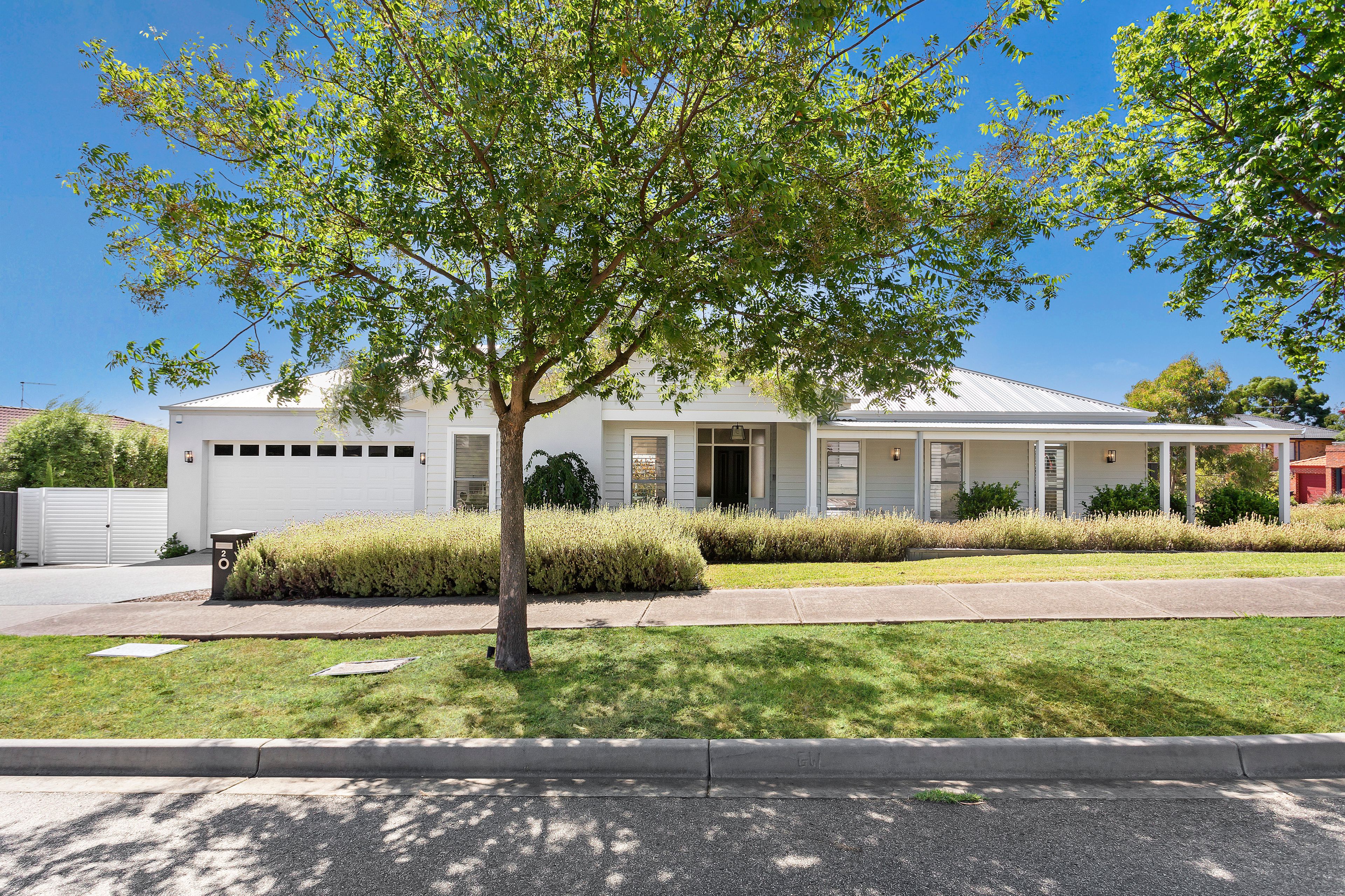 2 Roaming Road, Doreen VIC 3754