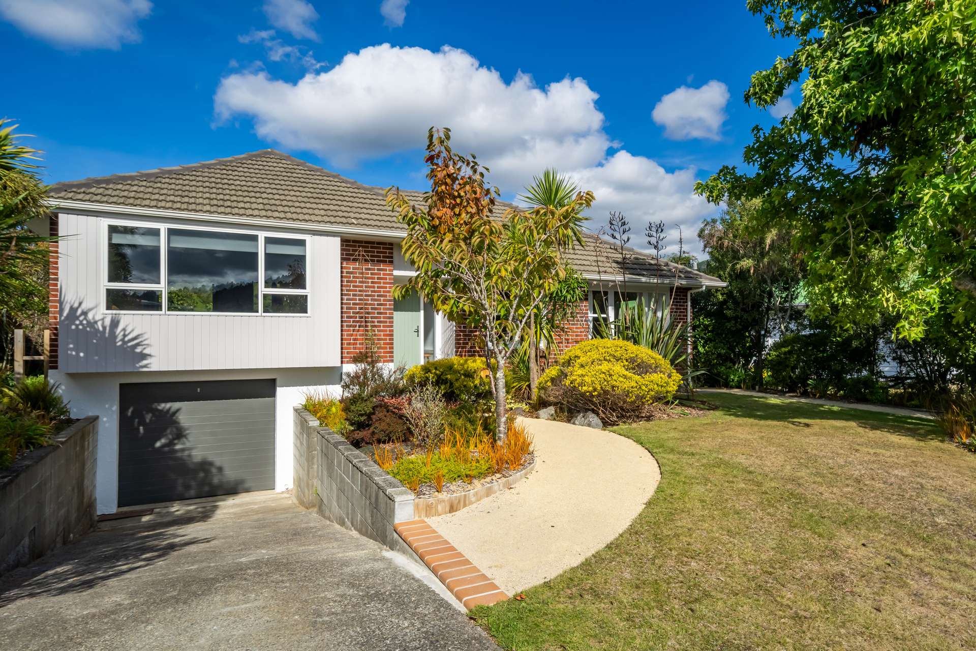 41 Sunbrae Drive photo 0
