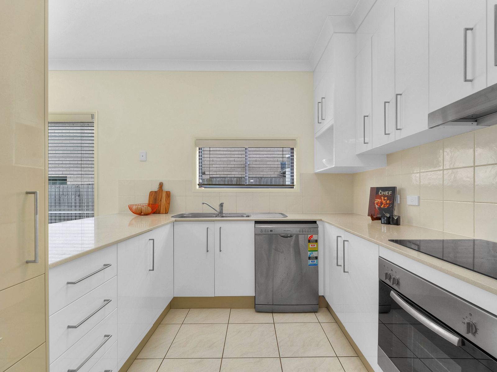 22 Equinox Street, Taringa, QLD 4068