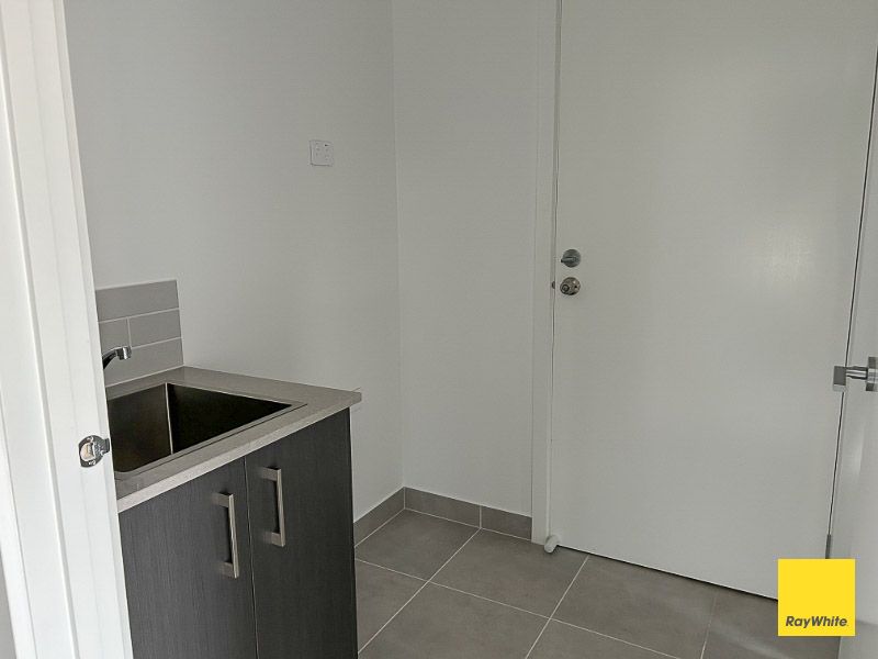 12 Boldiston Crescent — photo 13 of 14
