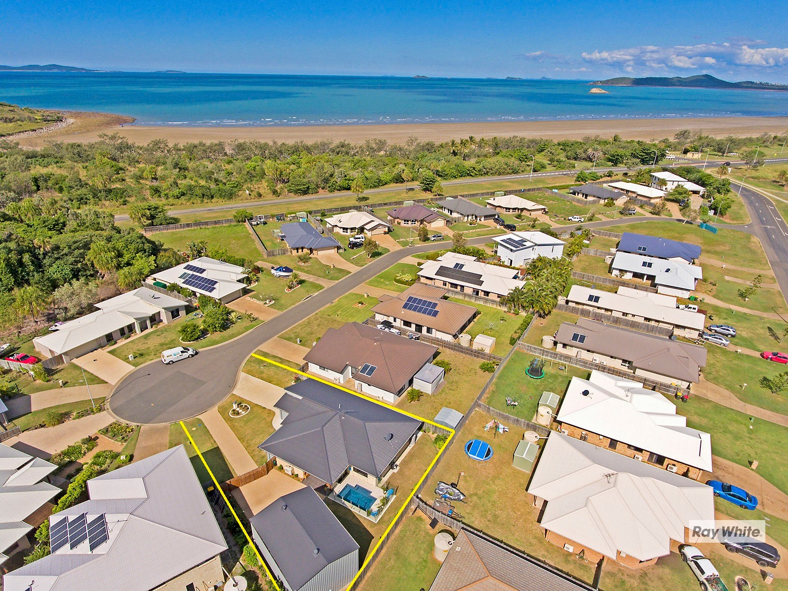 11 Coast Court, Mulambin, QLD 4703