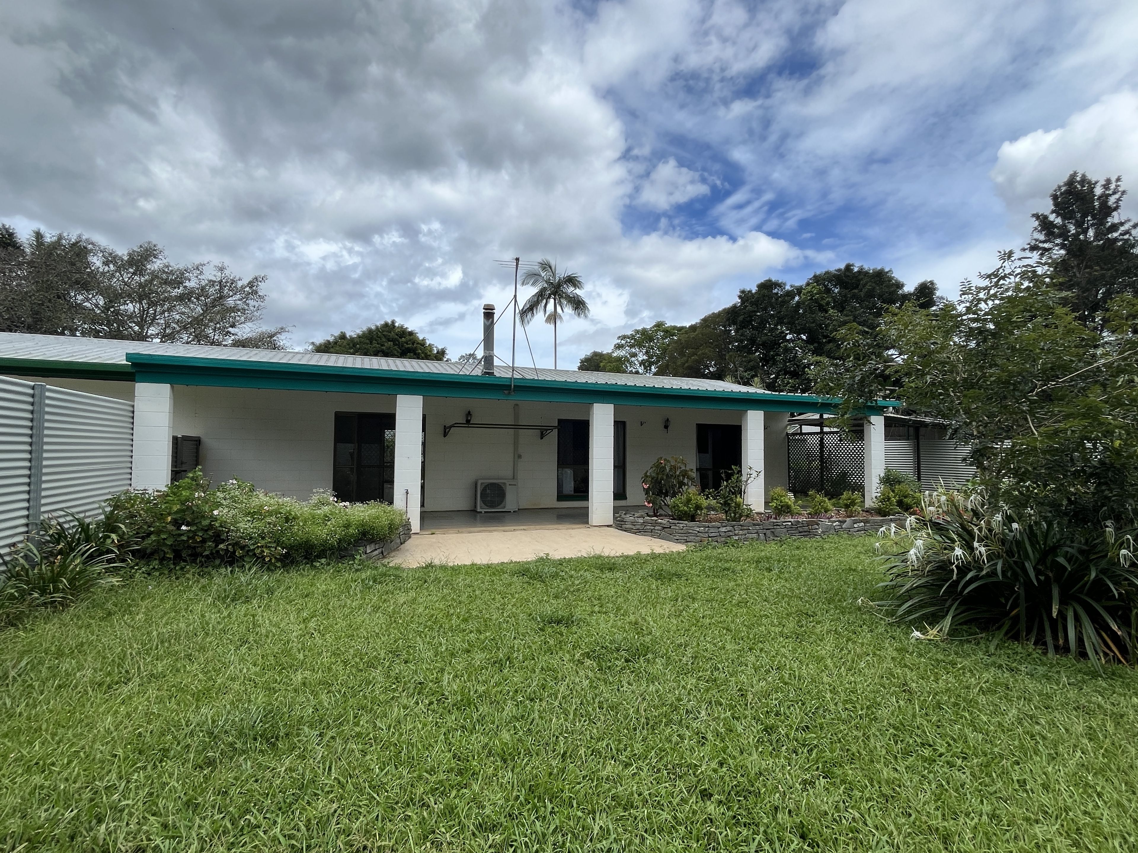 171 Lakes Drive, Lake Eacham, QLD 4884