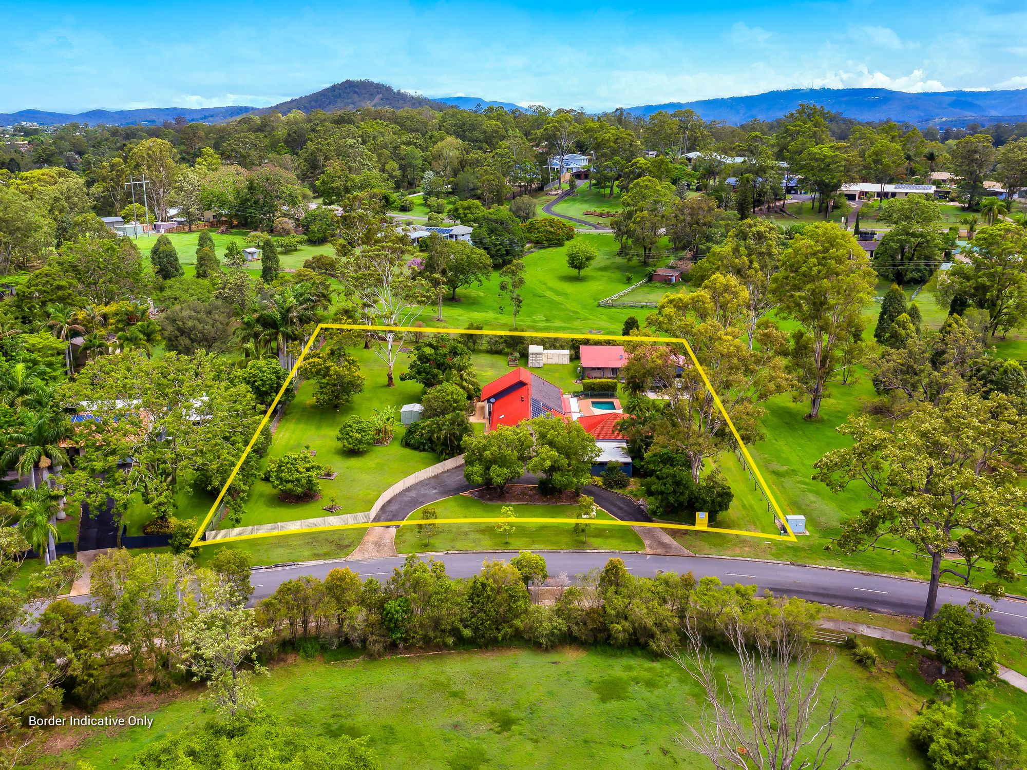 9 Riversdale Road, Oxenford QLD 4210