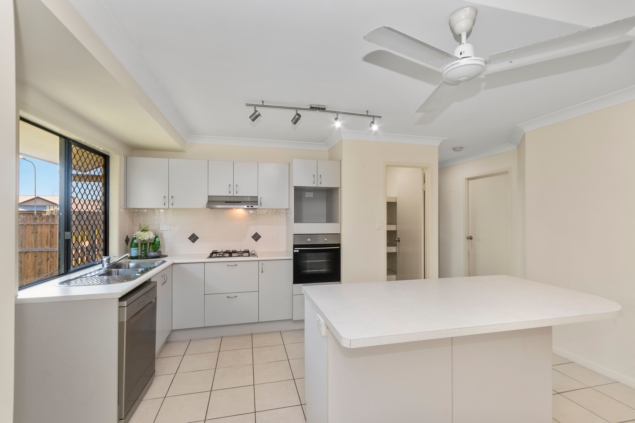 5 Carholm Court, Kirwan, QLD 4817