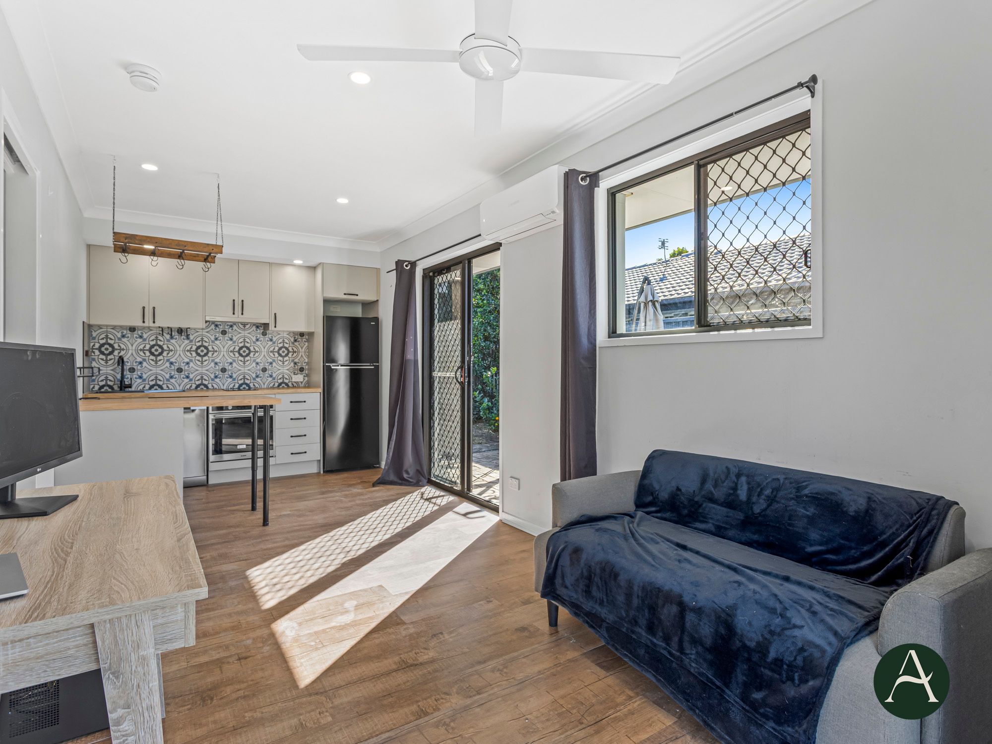 33 Hargraves Road — photo 5 of 20
