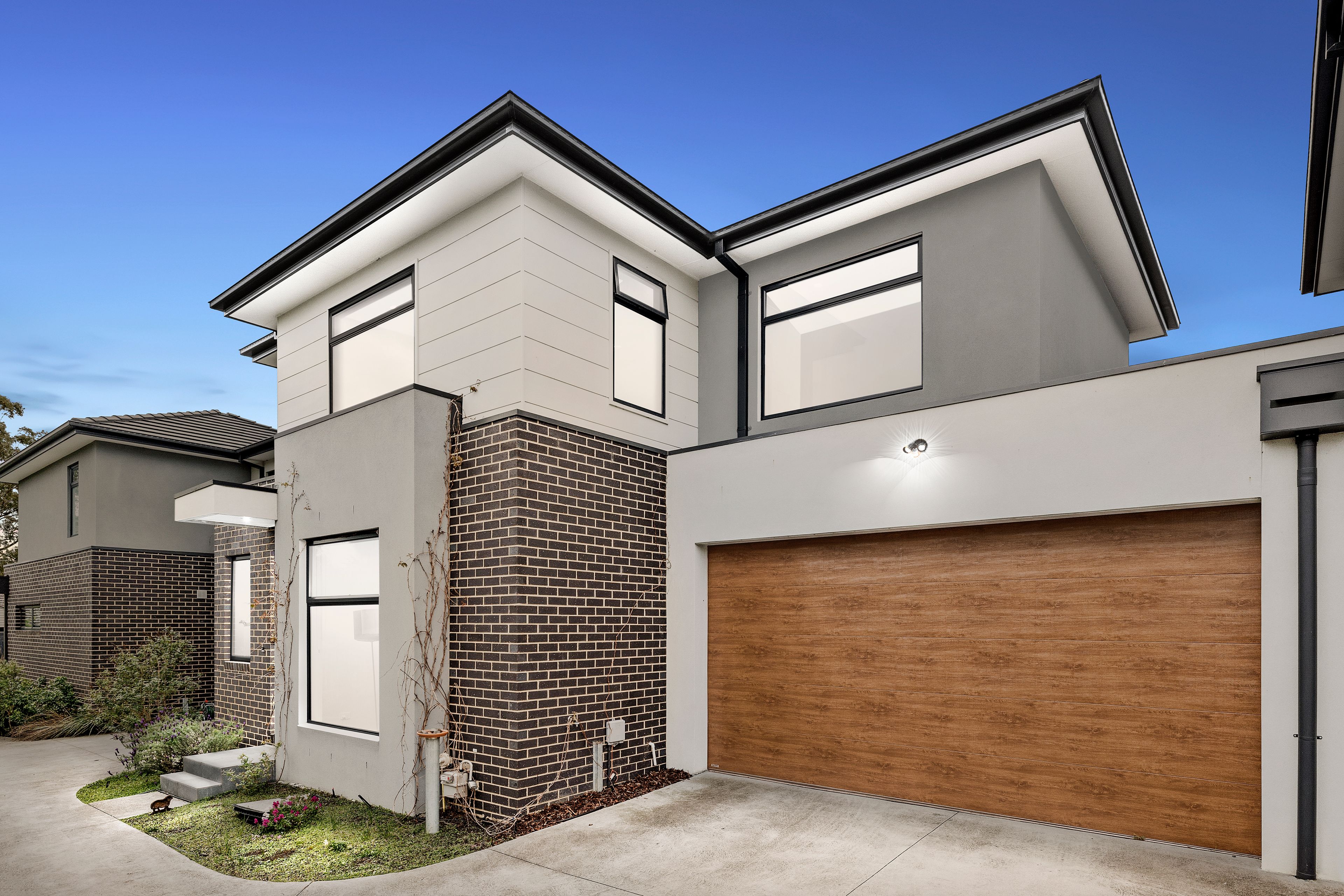 27 Ebony Parade, Heidelberg West VIC 3081