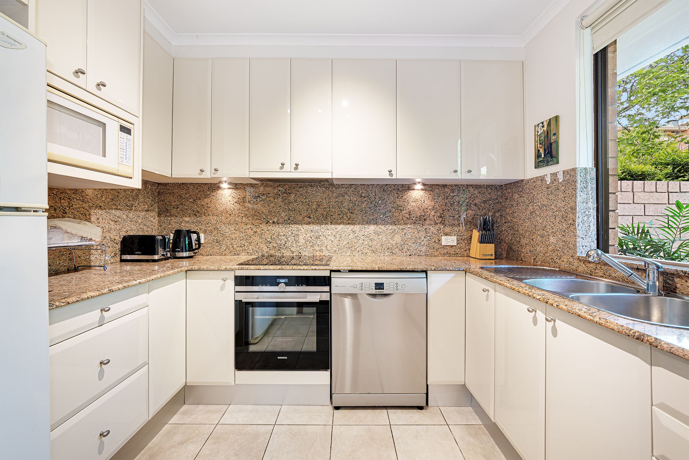 55/11-33 Maddison Street — photo 8 of 14