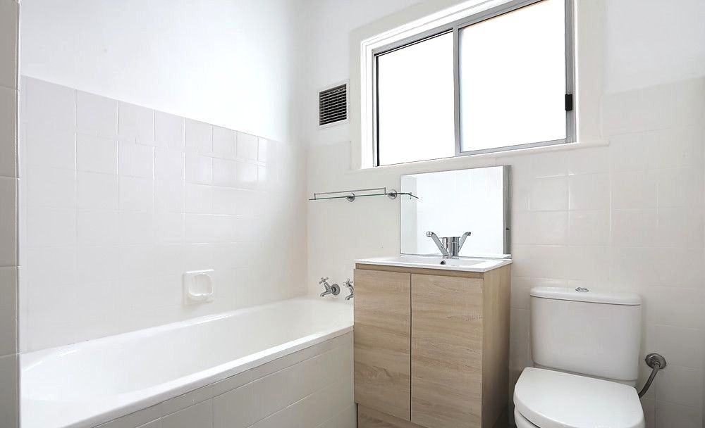 20 Earls Avenue — photo 9 of 12
