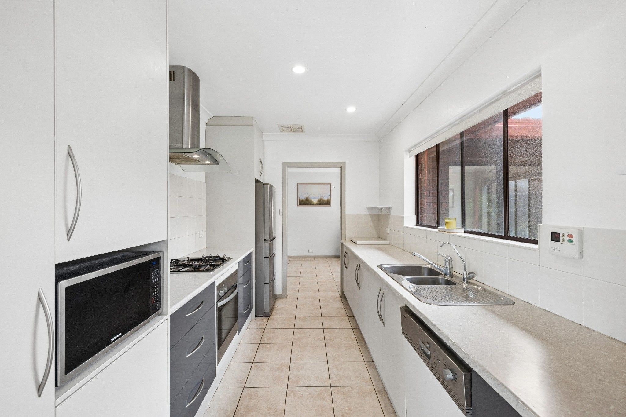 33 Masters Avenue — photo 4 of 19