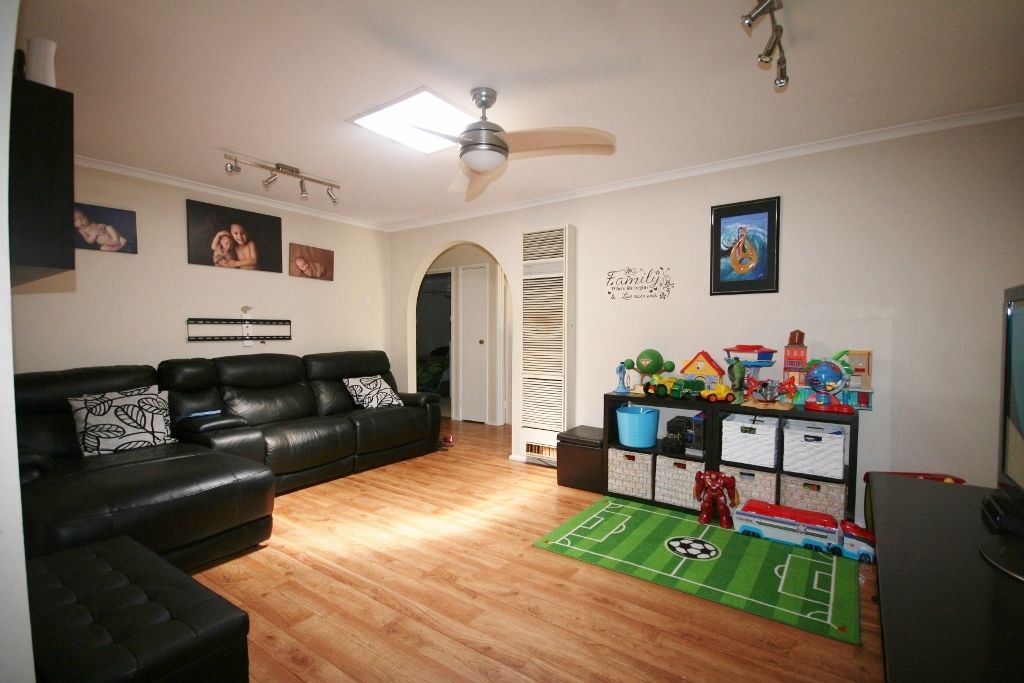 11 Monk Place, Queanbeyan, NSW 2620
