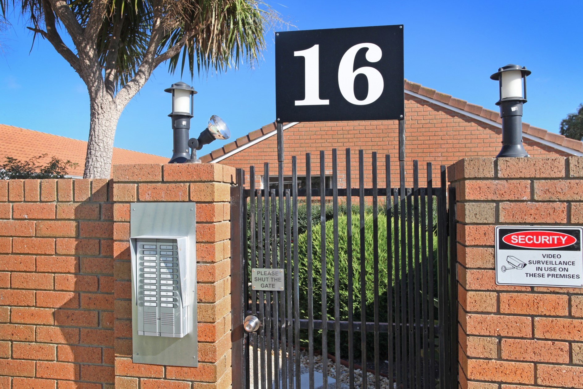14/16 South Circular Road, Gladstone Park, VIC 3043