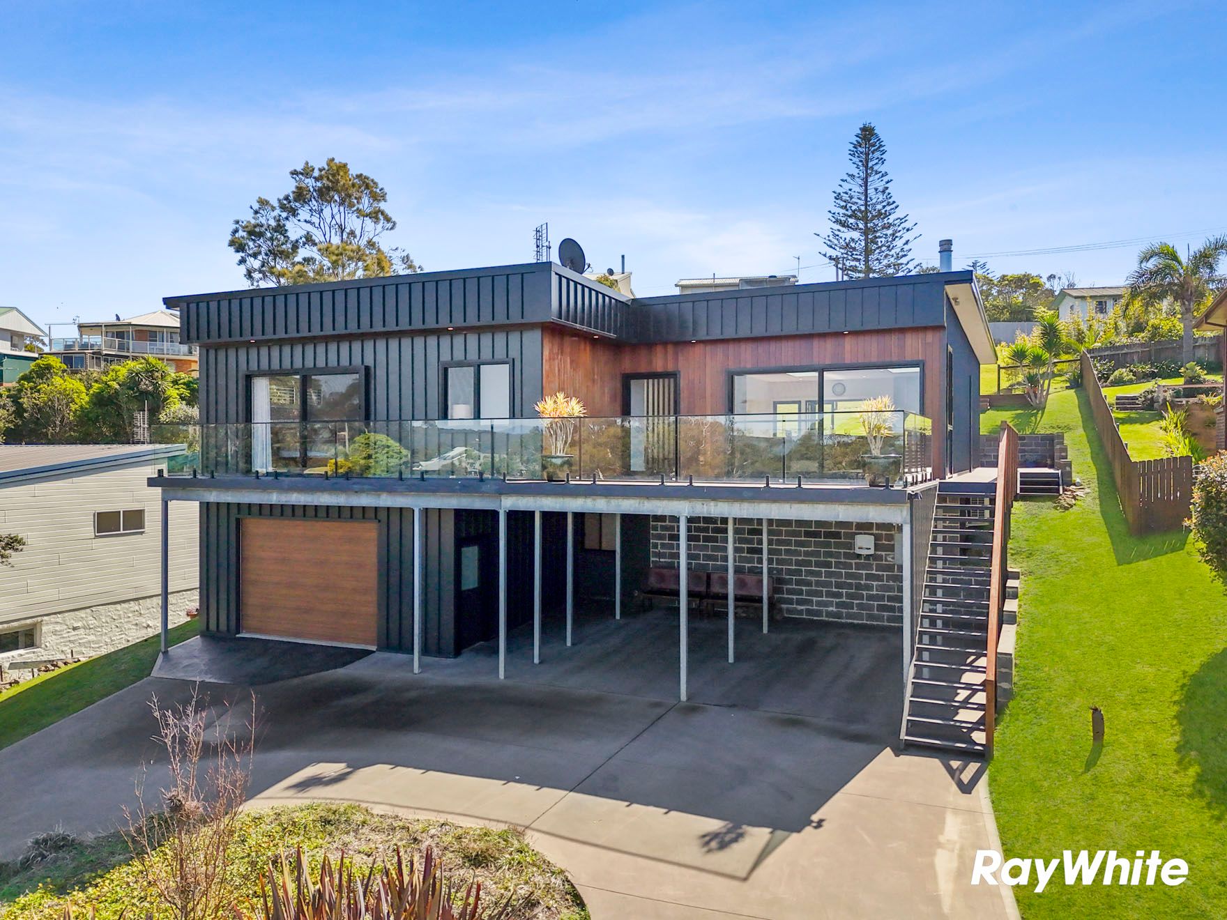 20 Beatty Crescent — photo from Ray White Batemans Bay