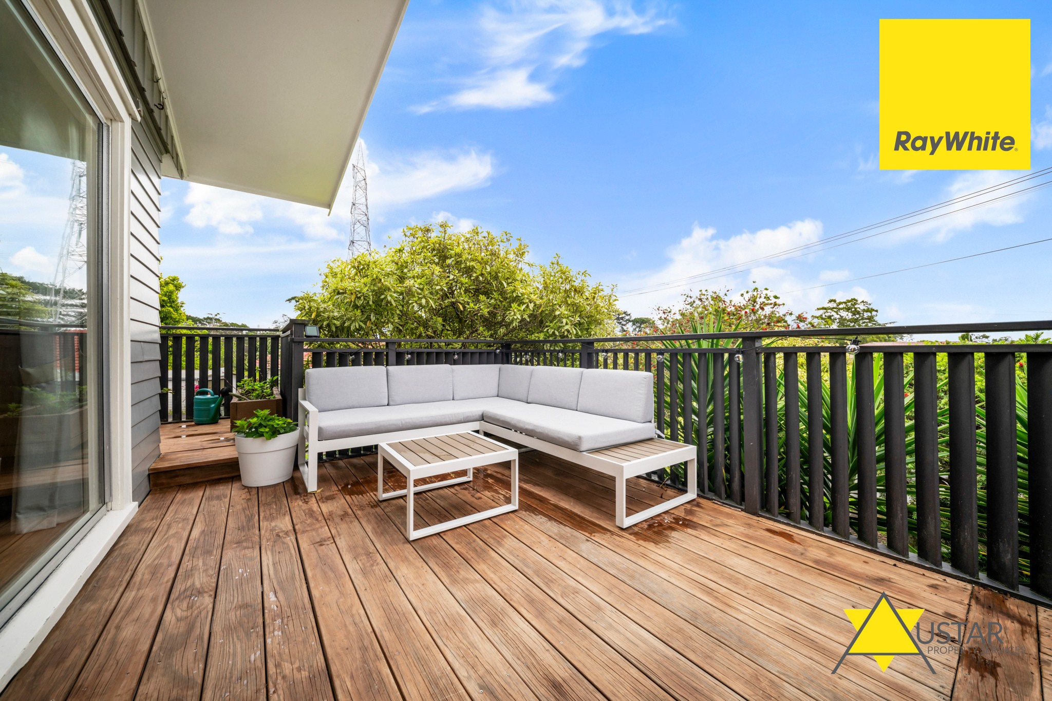 8 Caledonian Place, Blockhouse Bay, Auckland City