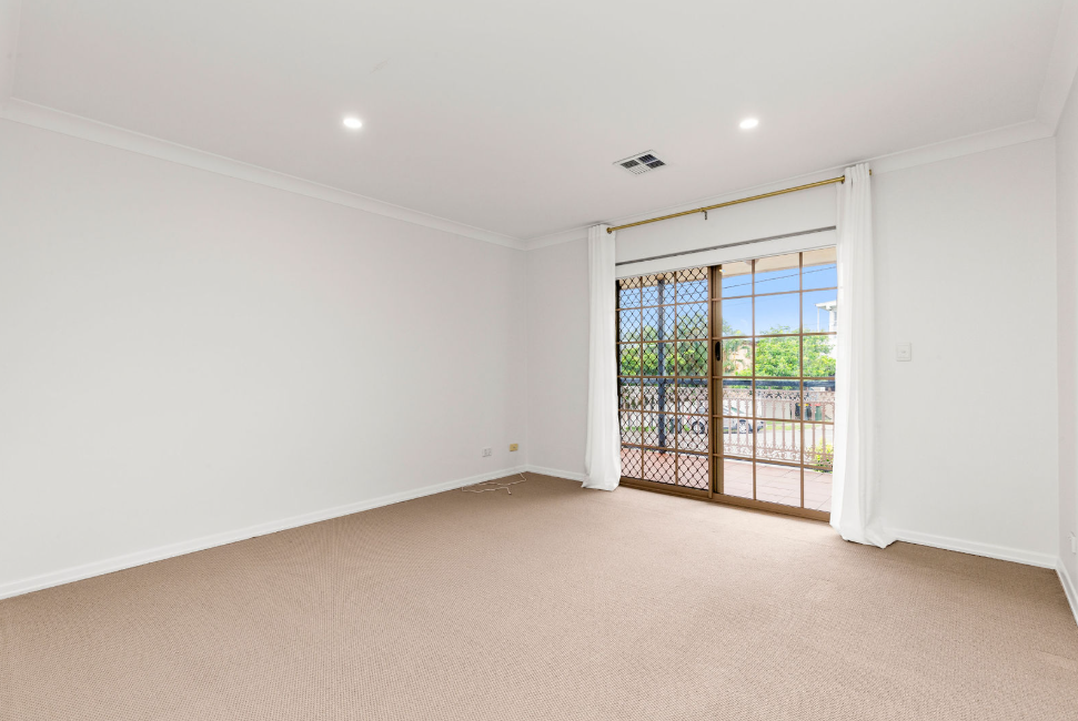 2/215 Baroona Road — photo 8 of 11