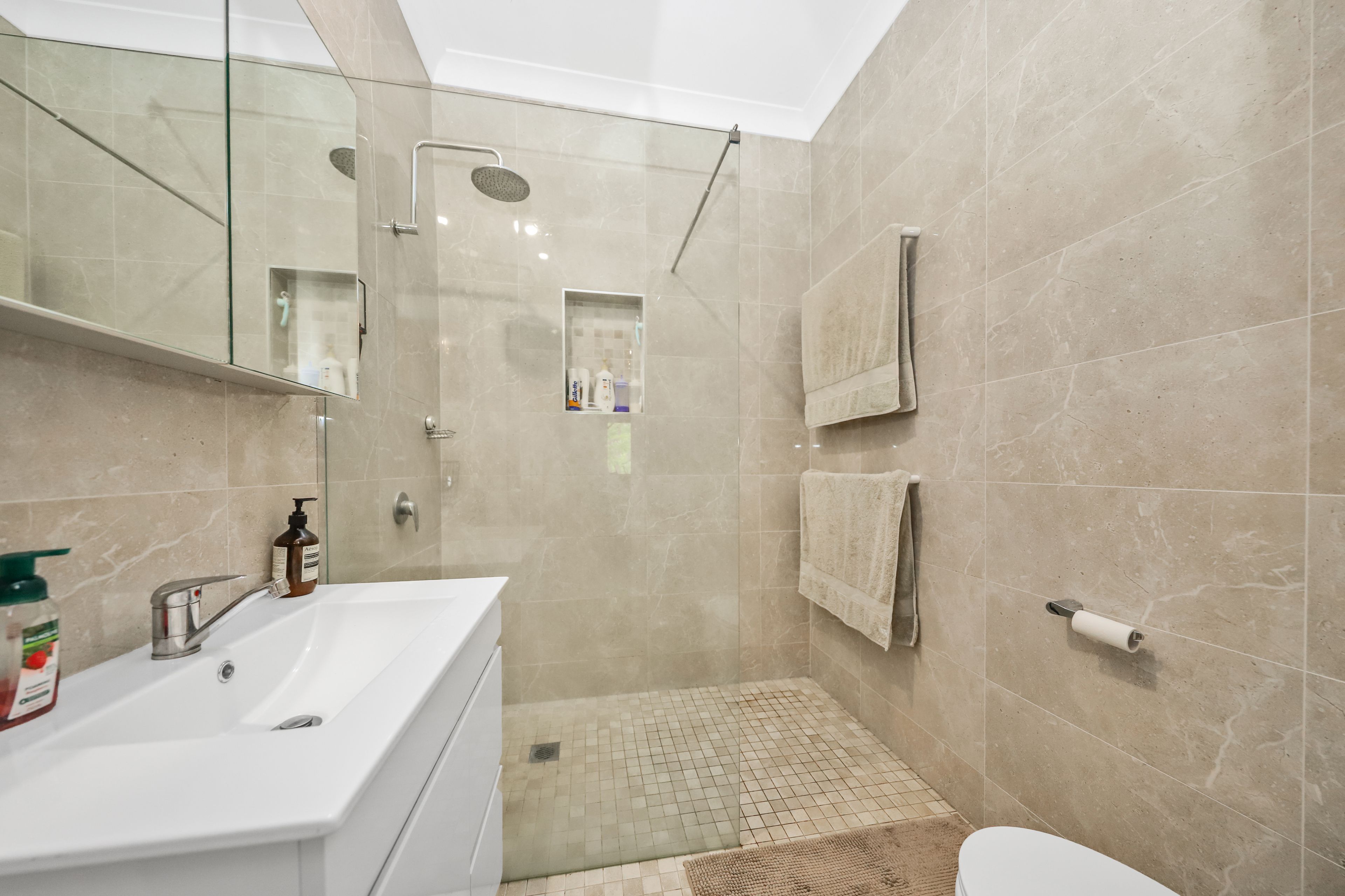 338 East Blowering Road — photo 9 of 30