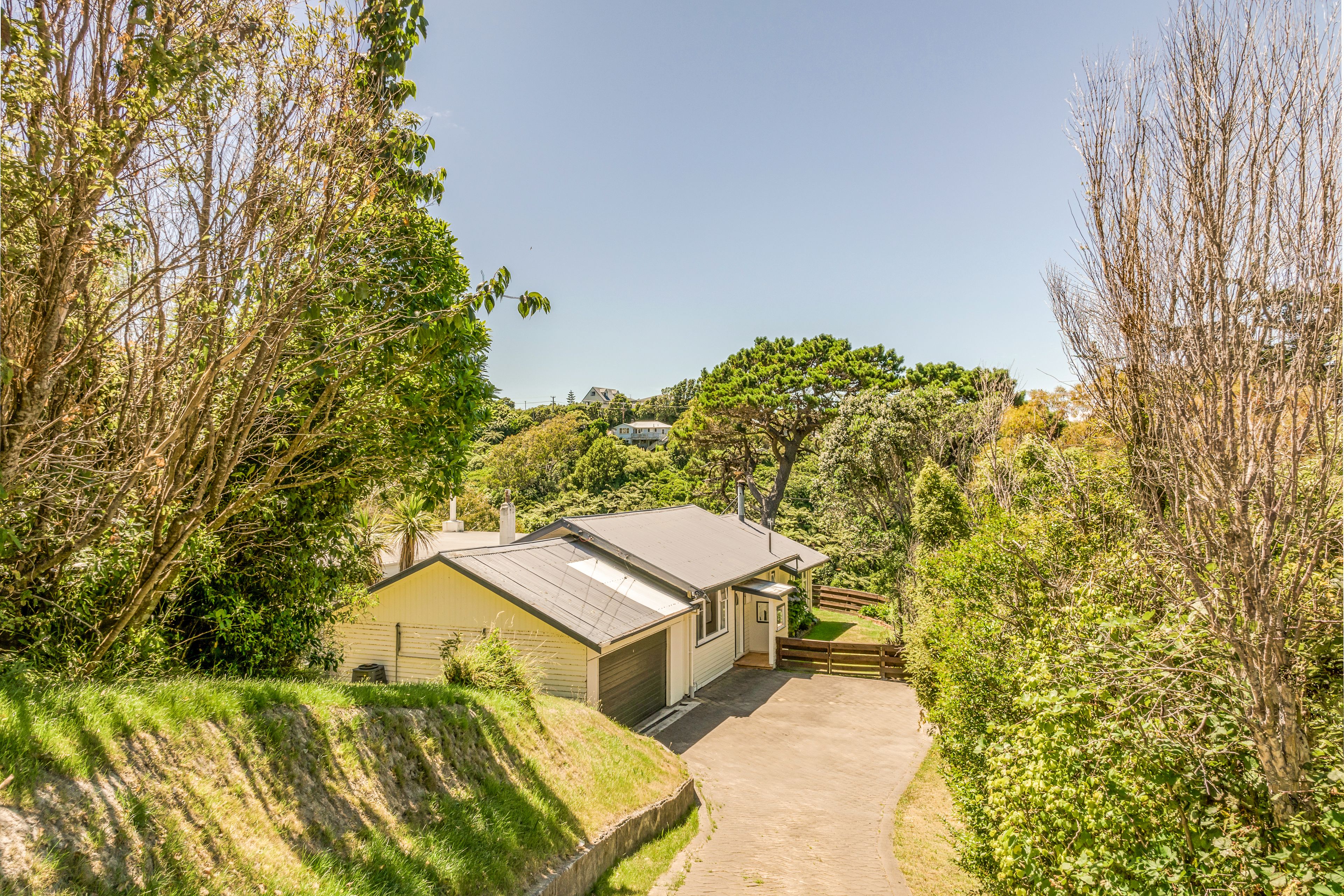 120 Miromiro Road, Normandale, Lower Hutt City