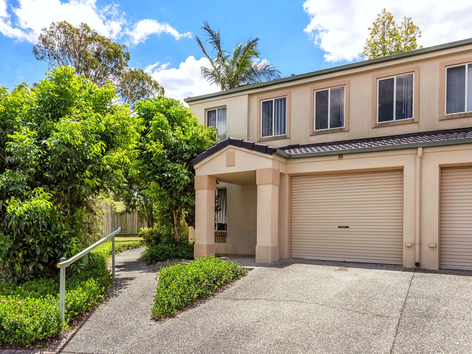 10 Chapman Place, Oxley QLD 4075