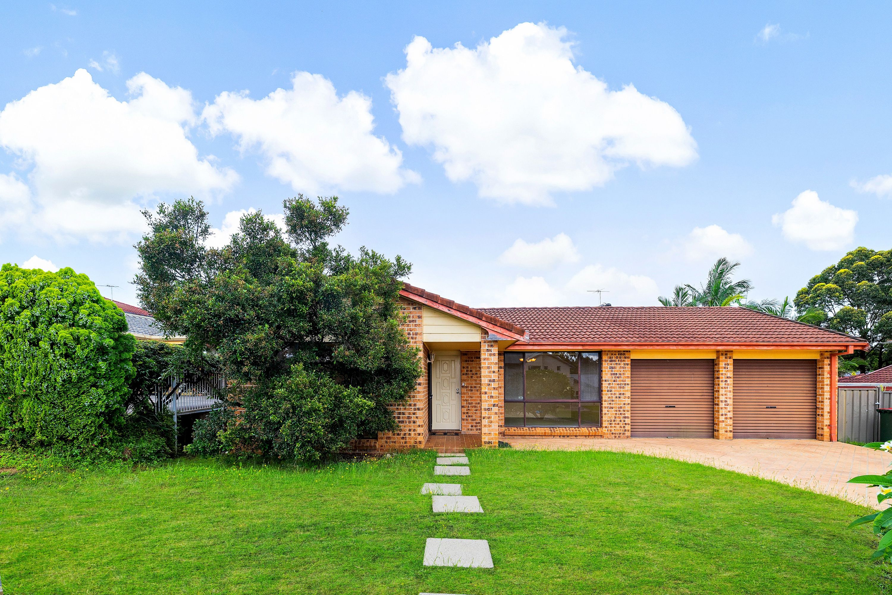 76 Kingfisher Avenue, Bossley Park NSW 2176