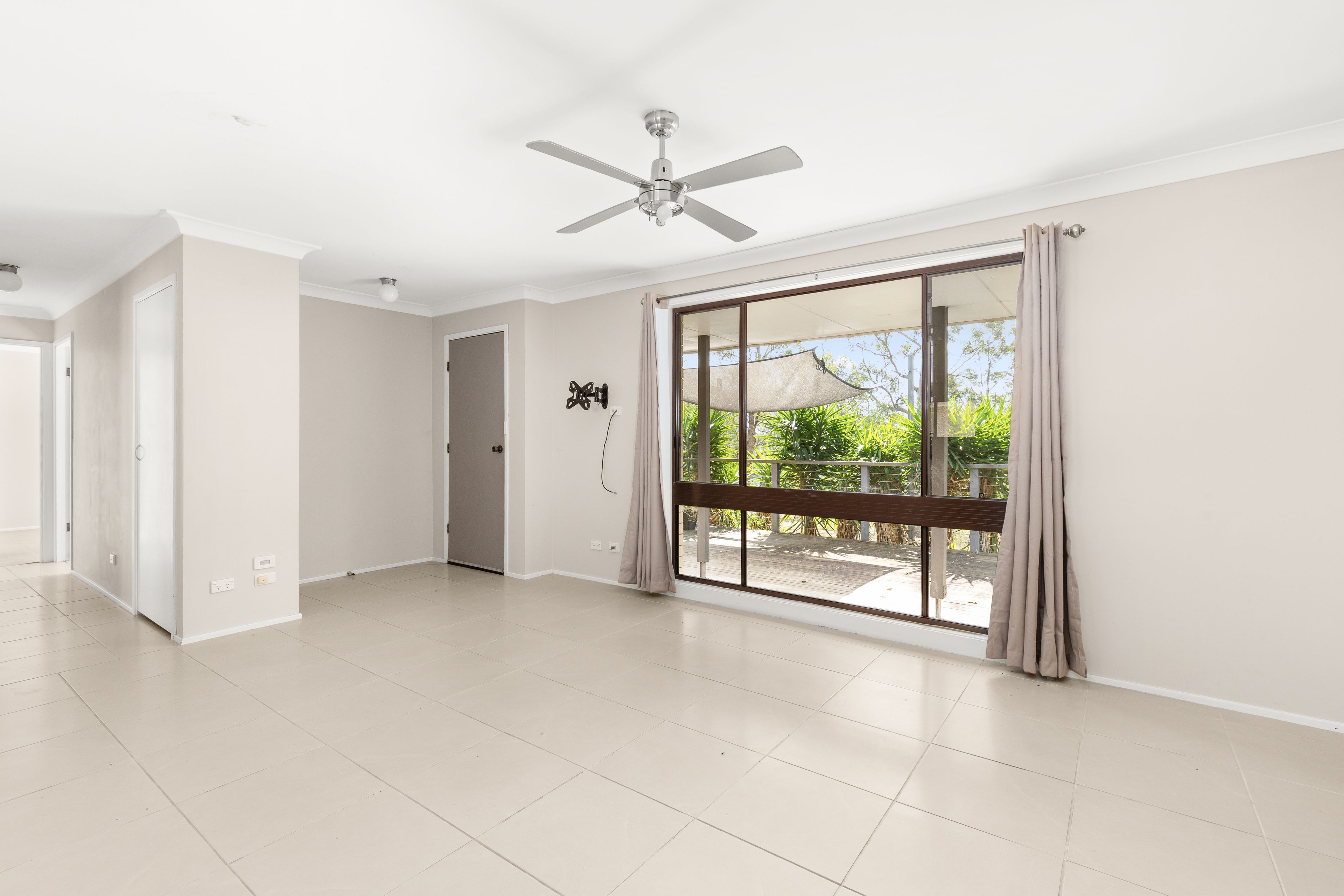 231 Lennoxton Road — photo 3 of 12