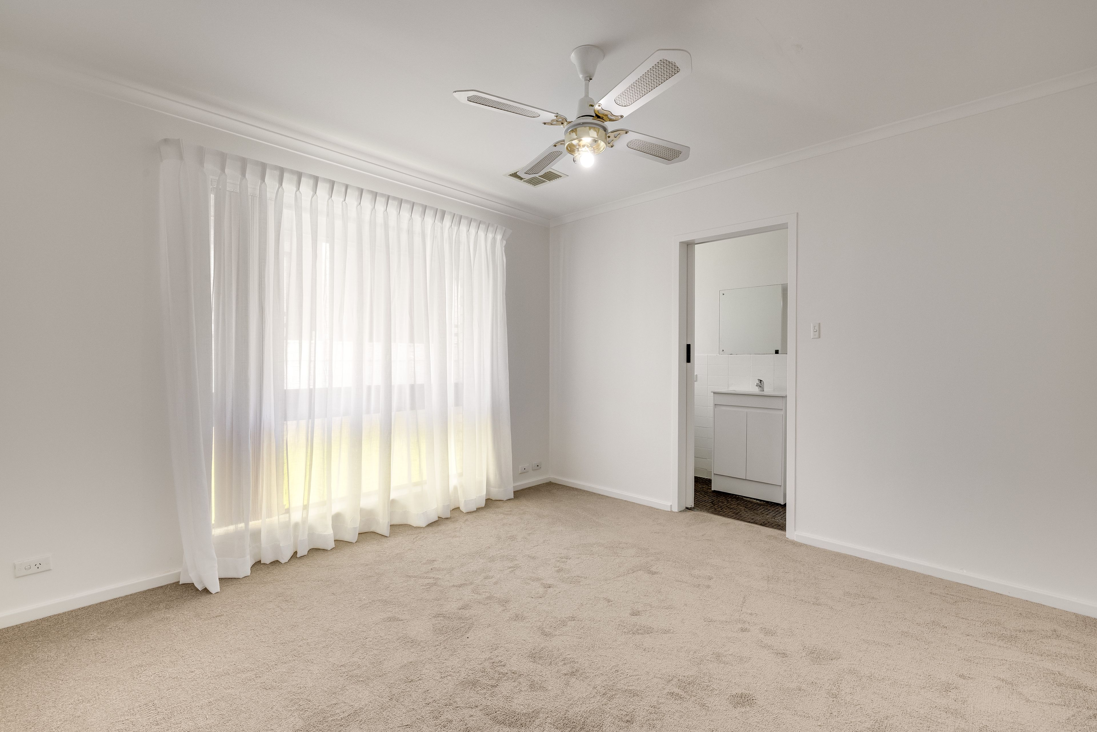 27 Everritt Avenue — photo 10 of 30