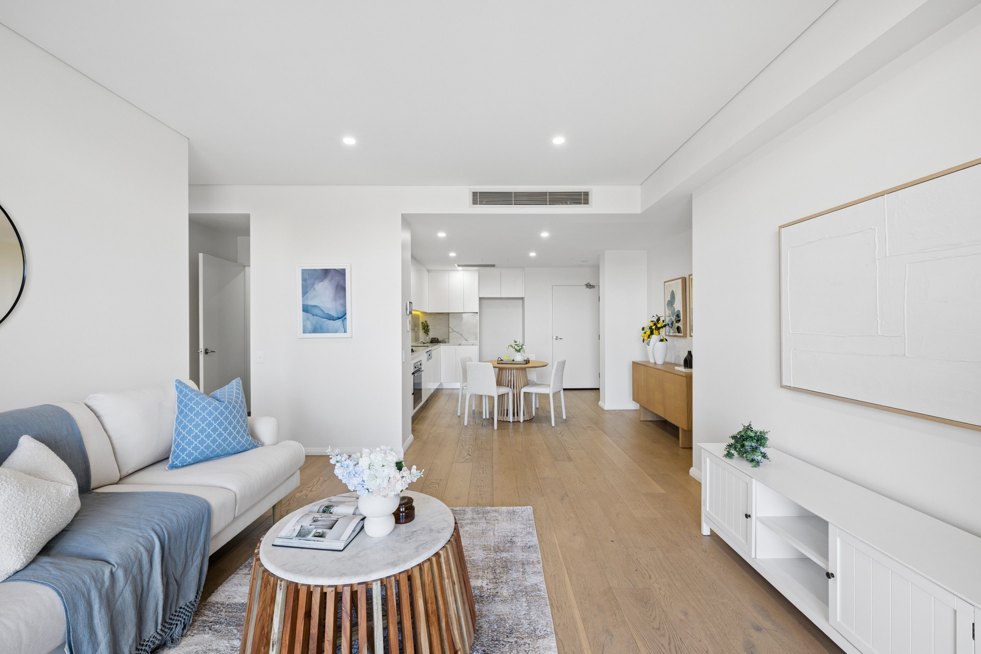 104/7 Pittwater Road — photo 4 of 17