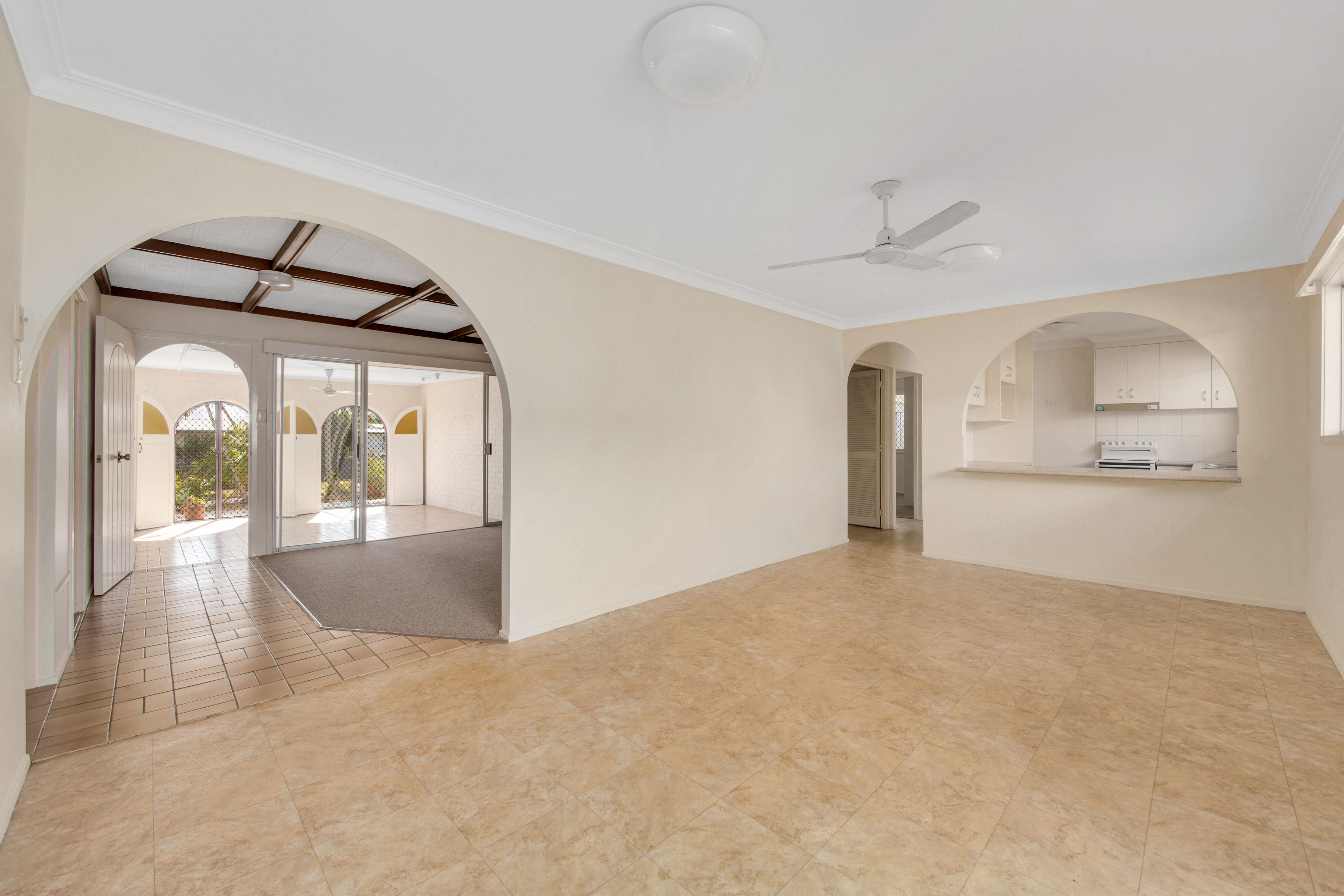 1 Glenn Court, West Gladstone, QLD 4680