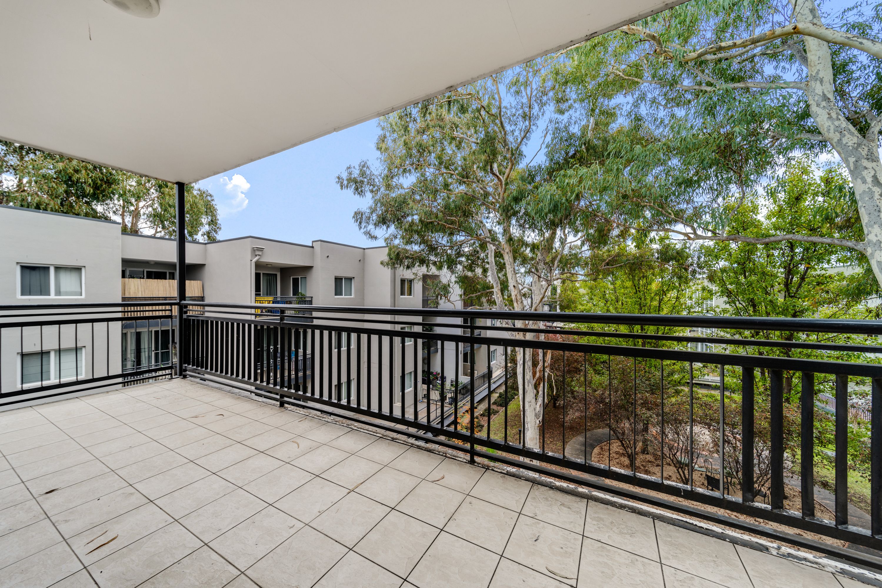 121/68 Hardwick Crescent — photo 9 of 11