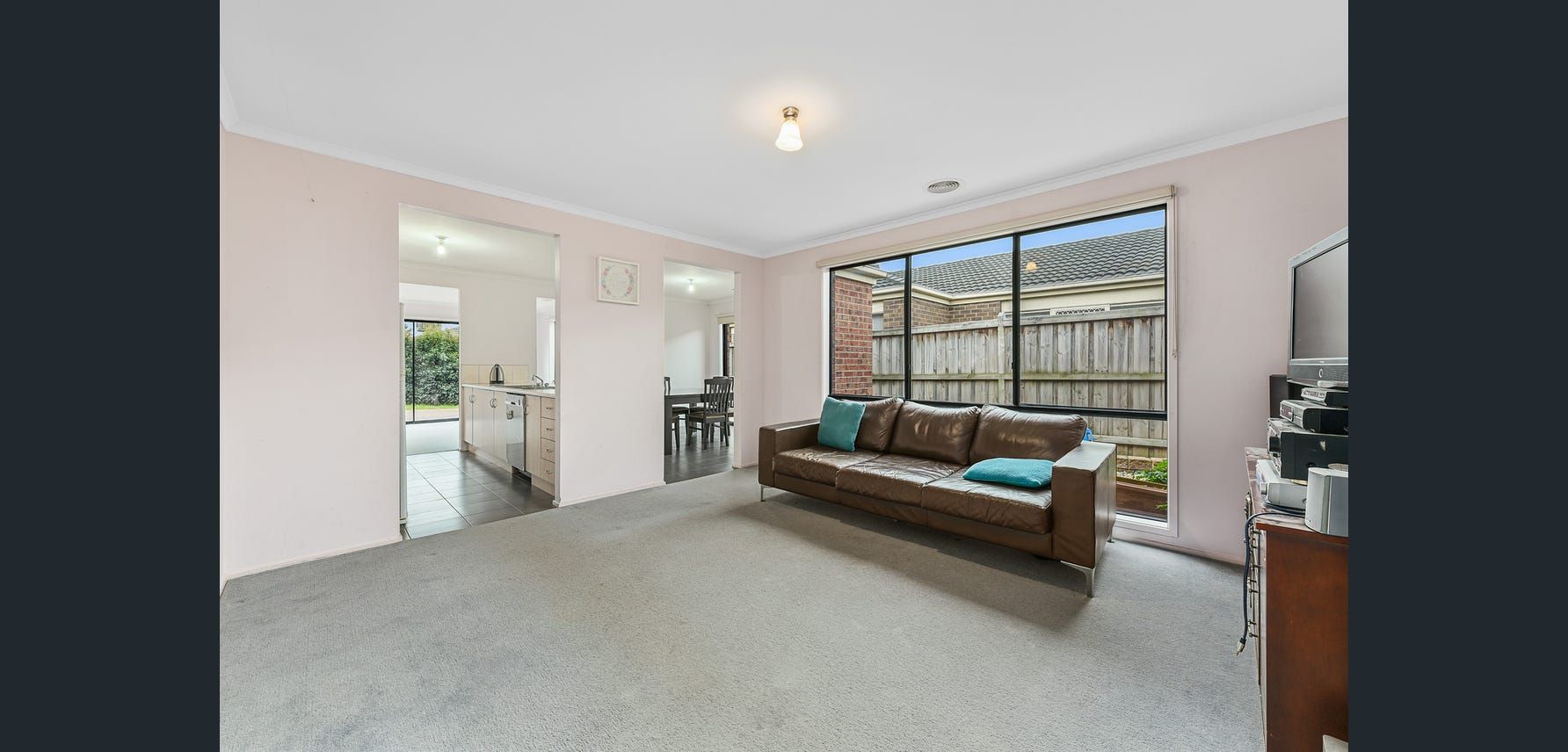 17 Penshurst Way, Cranbourne North, VIC 3977