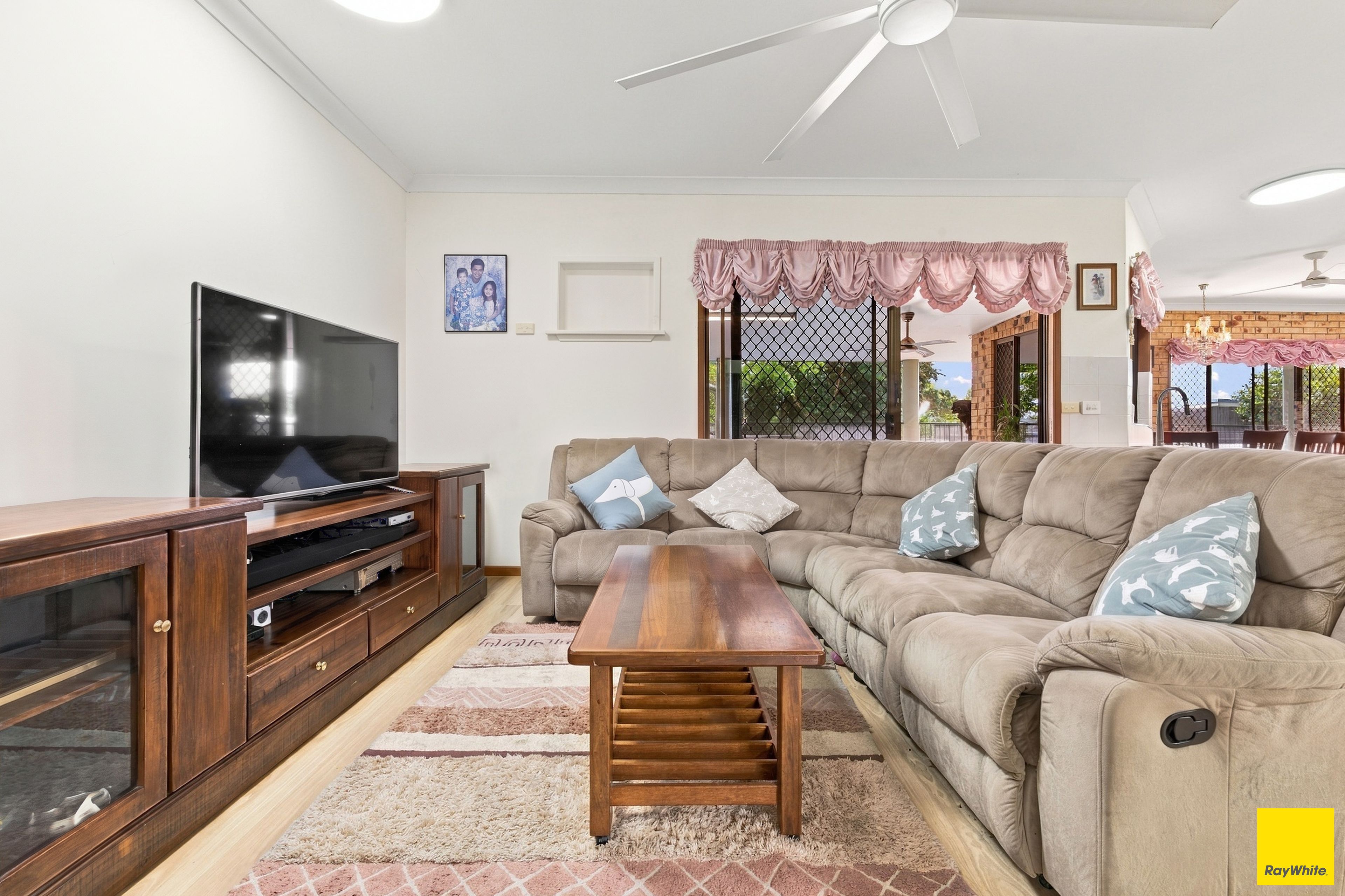 12 Tuffley Close — photo 5 of 20