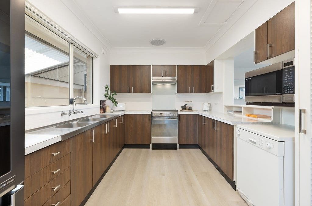 6 Easton Avenue — photo 8 of 11