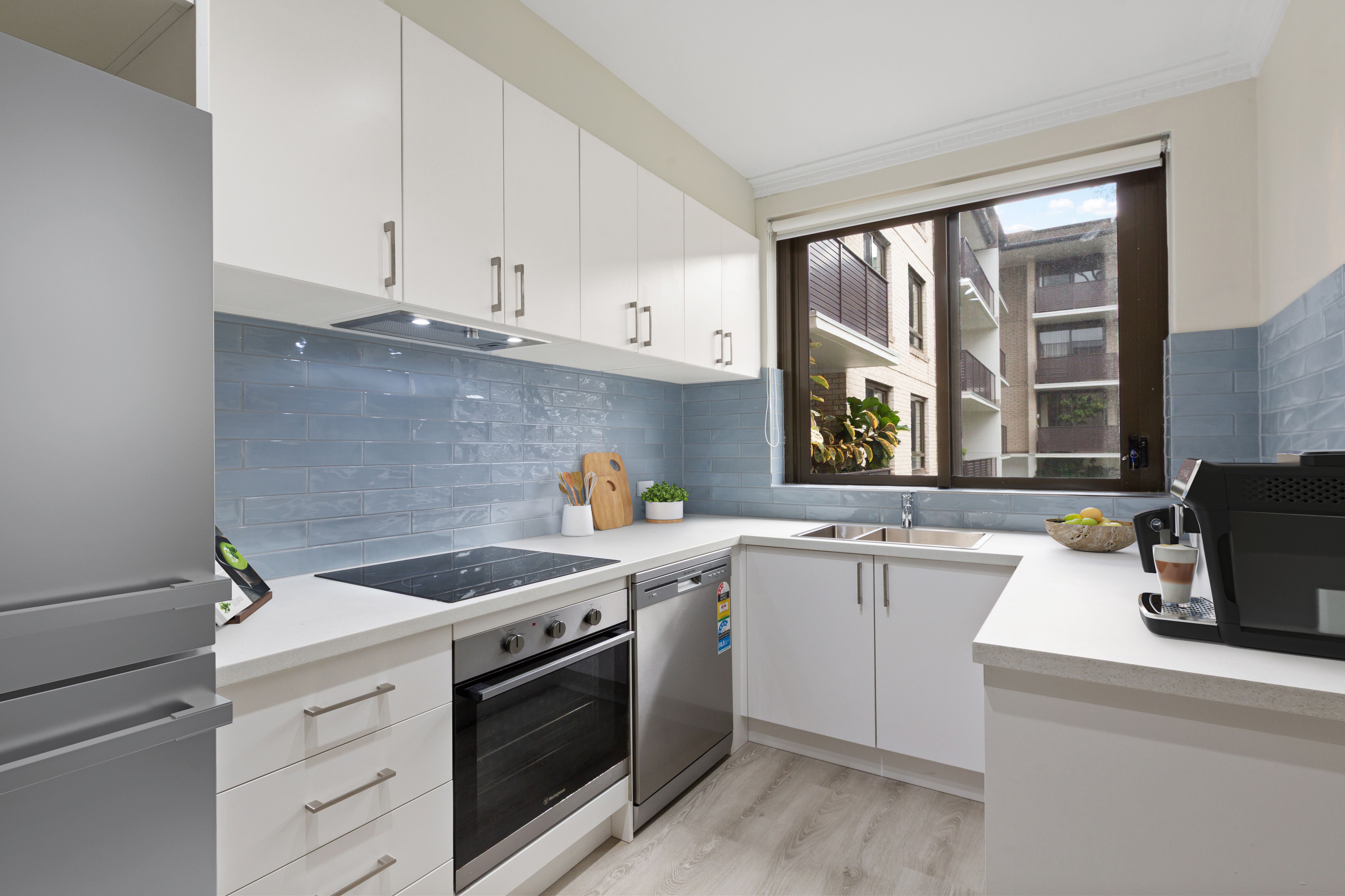 1/32 Dutruc Street — photo 7 of 10