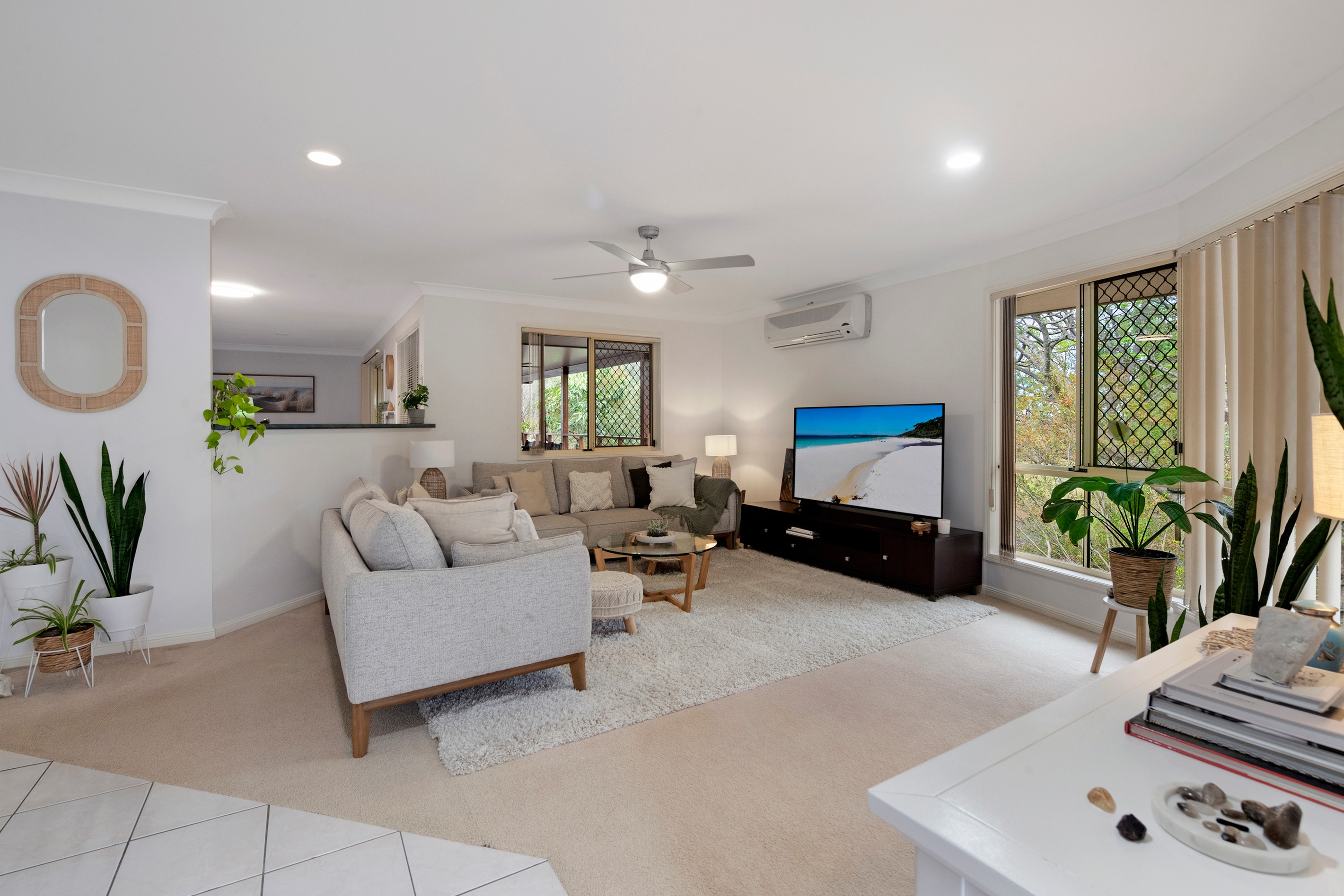 8 Gloucester Court, Highland Park, QLD 4211