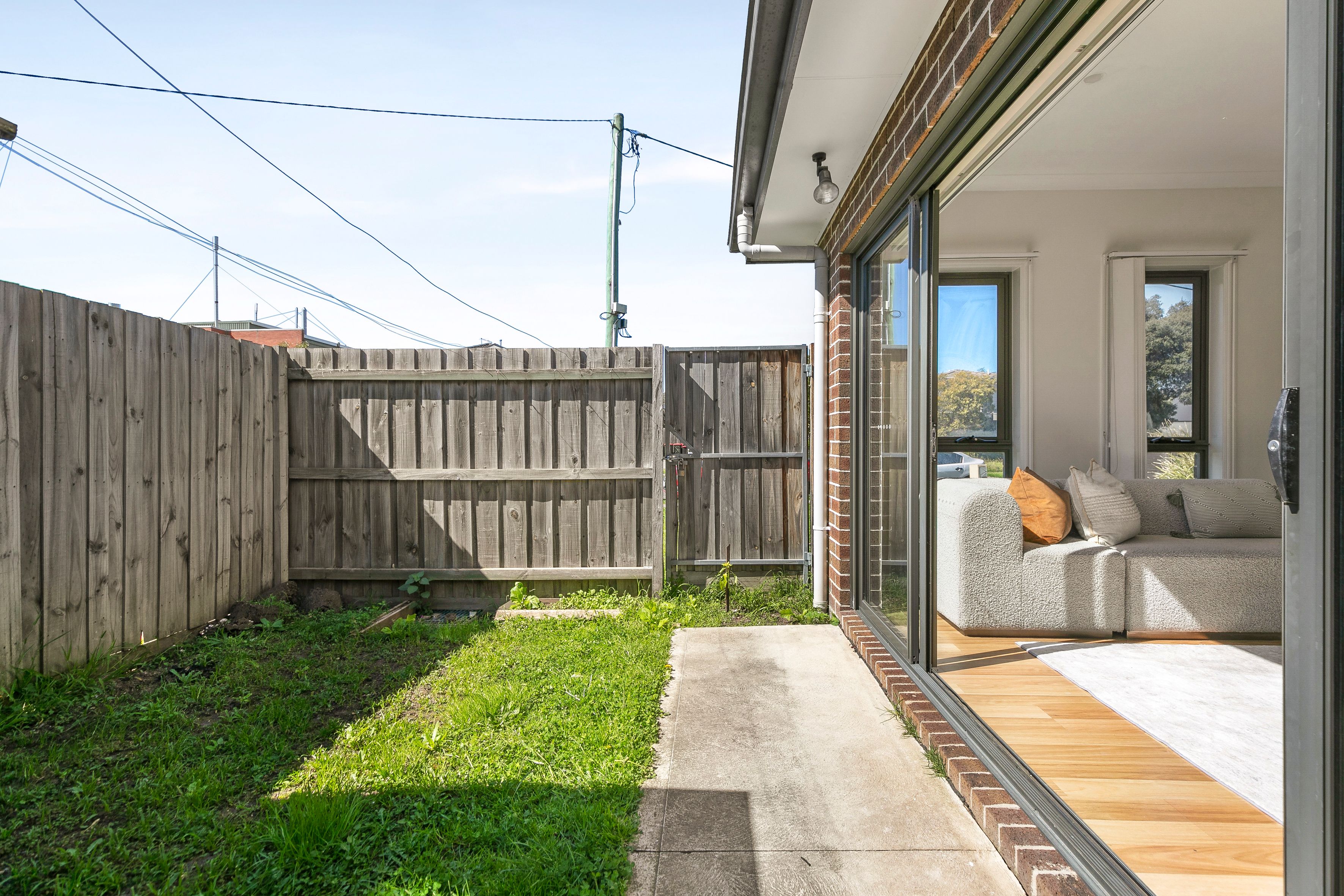 1/7 Tabilk Street — photo 14 of 15