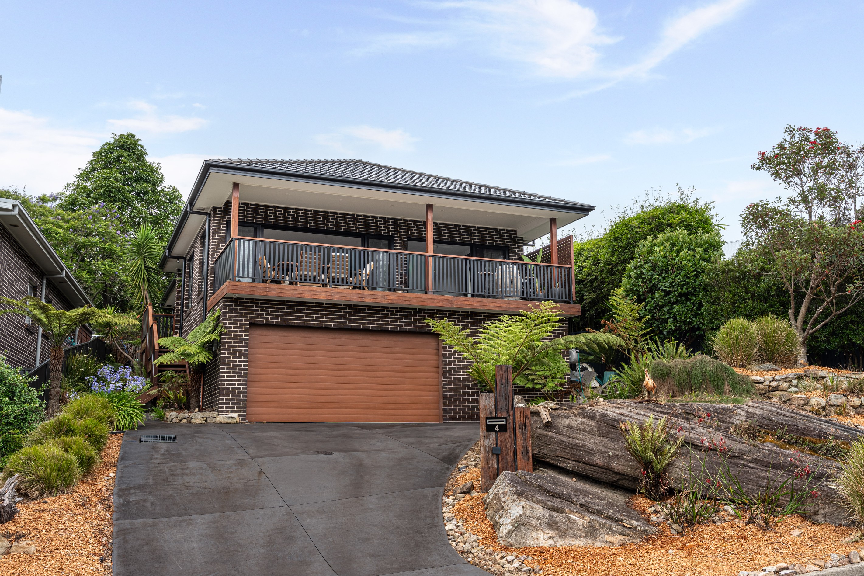 4 The Crescent, Helensburgh, NSW 2508