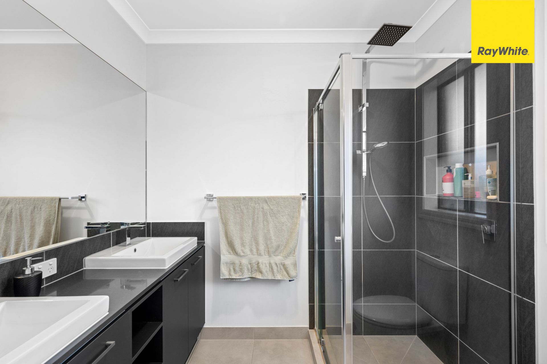 7 Clauscen Avenue — photo 3 of 23