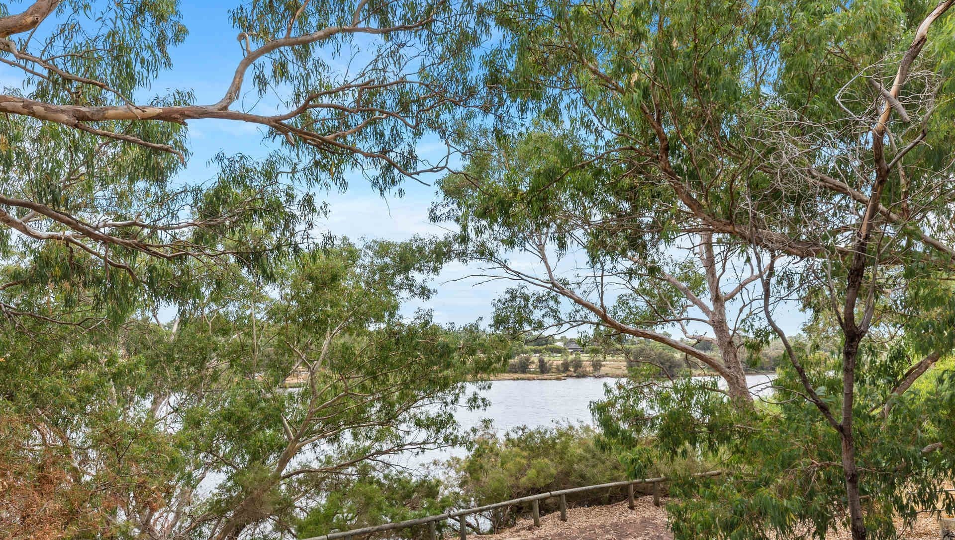 Rivervale, WA 6103