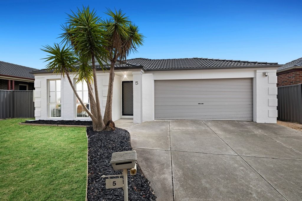 5 Darling Place, MANOR LAKES, VIC 3024