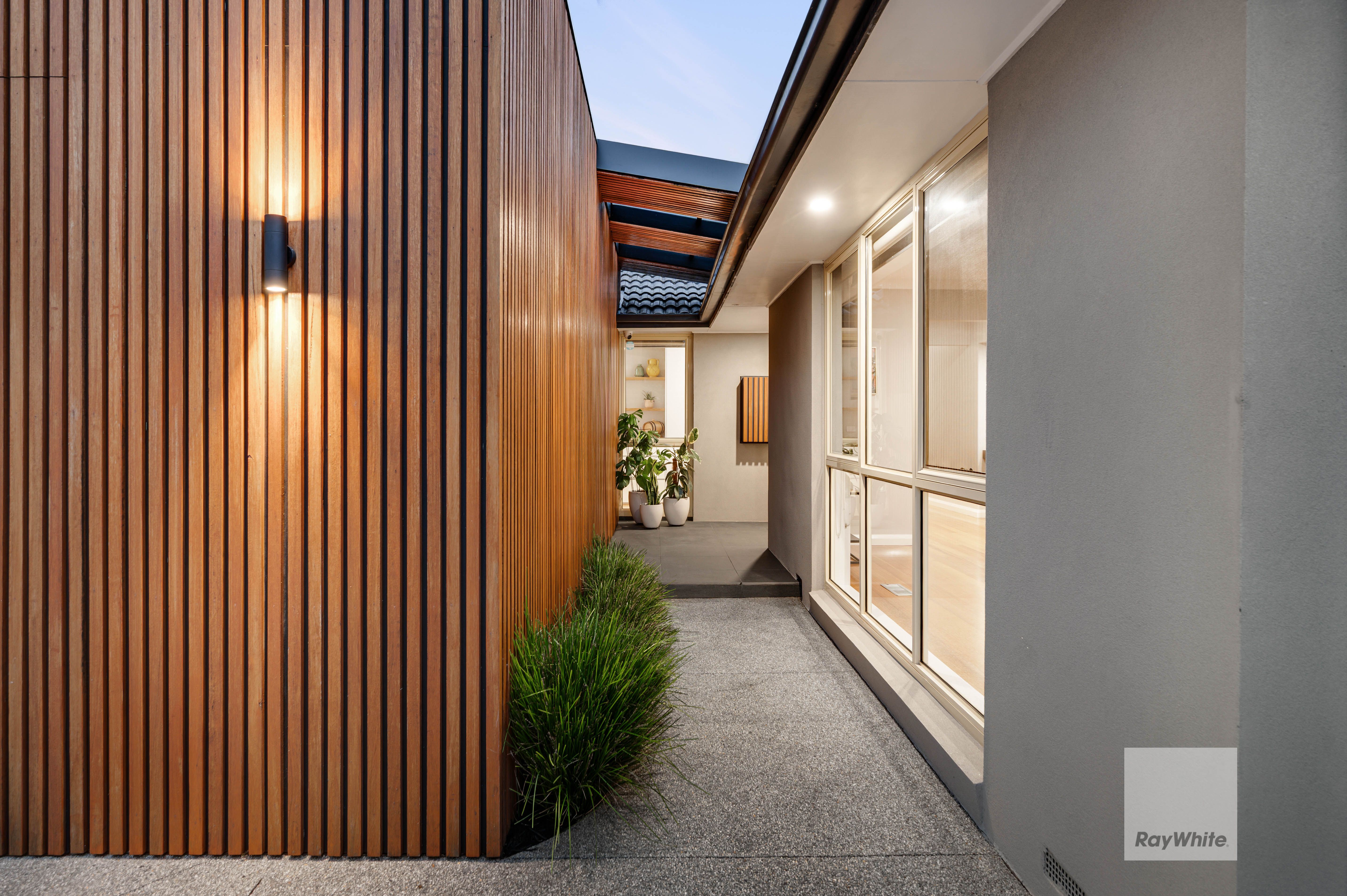 23 Ellesmere Crescent, Gladstone Park, VIC 3043