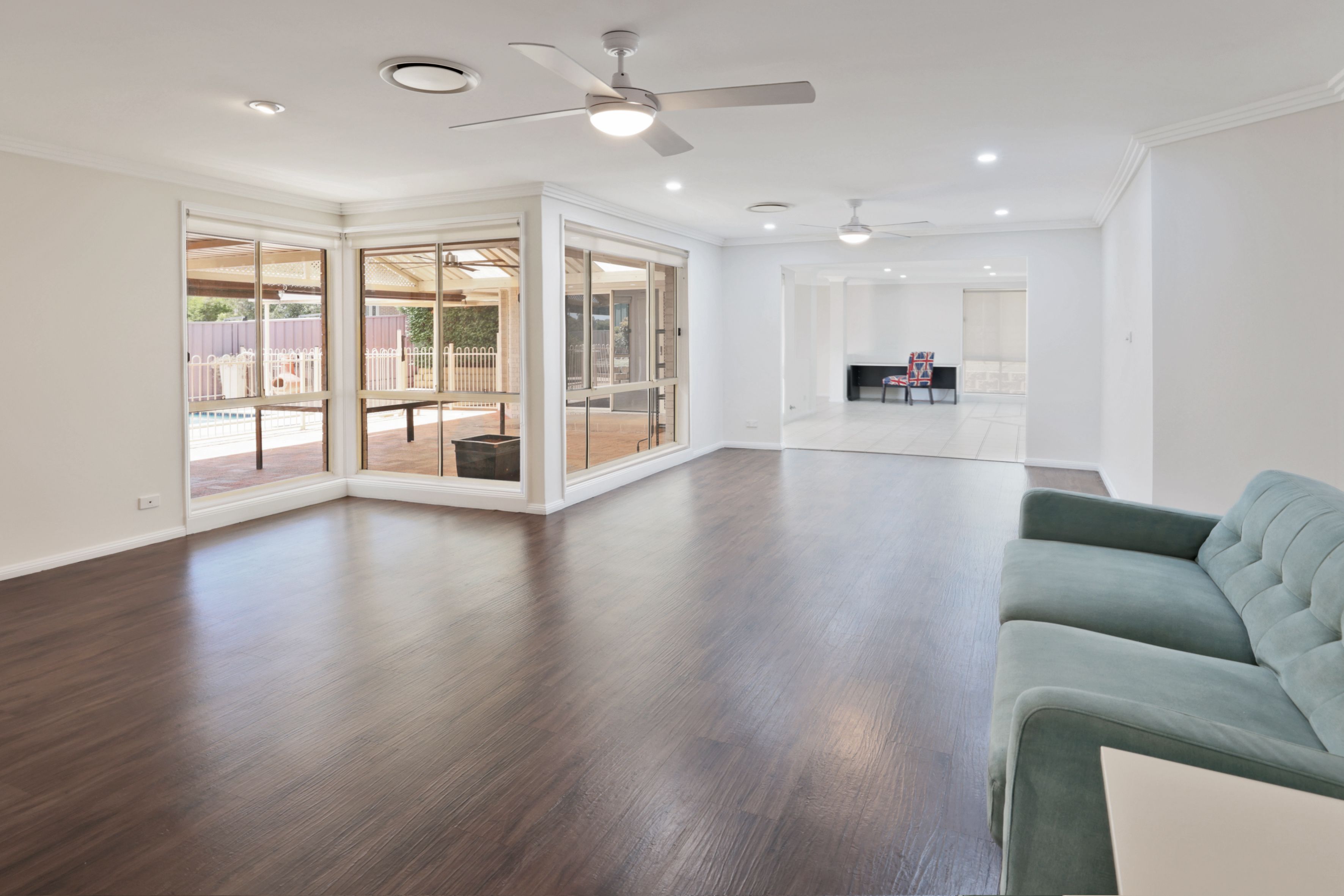 98 Glengarry Drive, Glenmore Park, NSW 2745