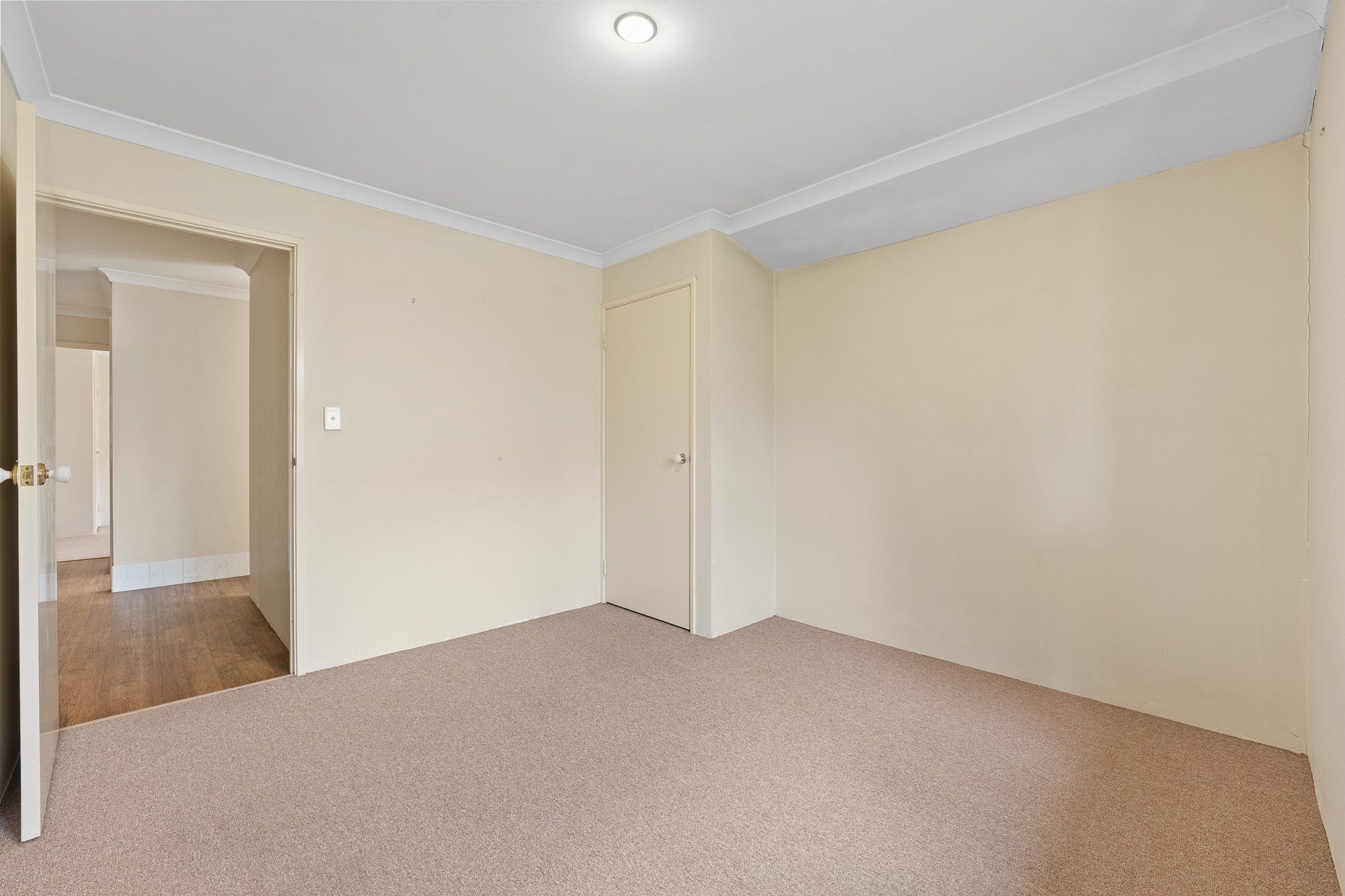 49 Tamworth Boulevard — photo 24 of 28